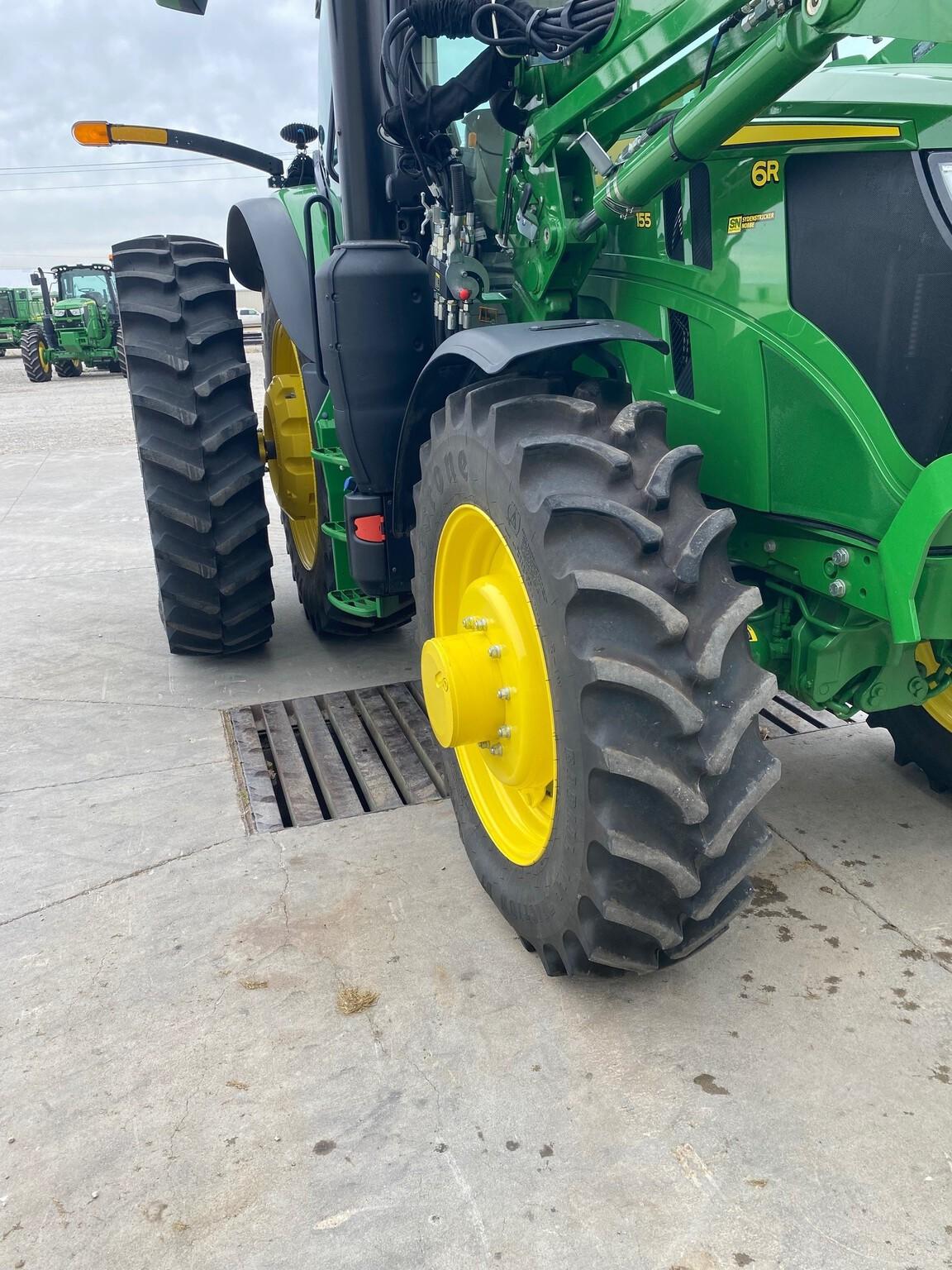 2023 John Deere 6R 155