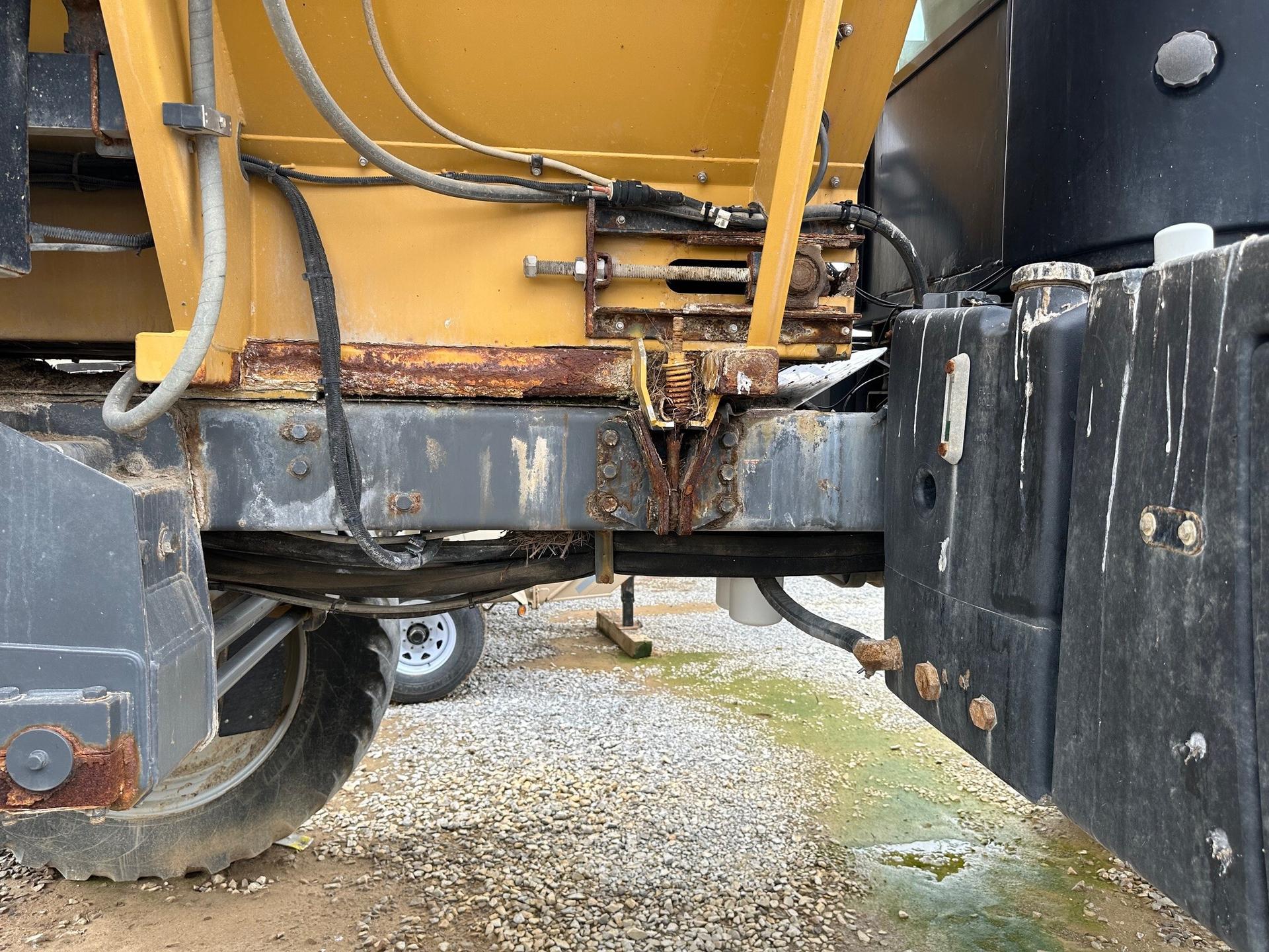 2017 RoGator RG1100B