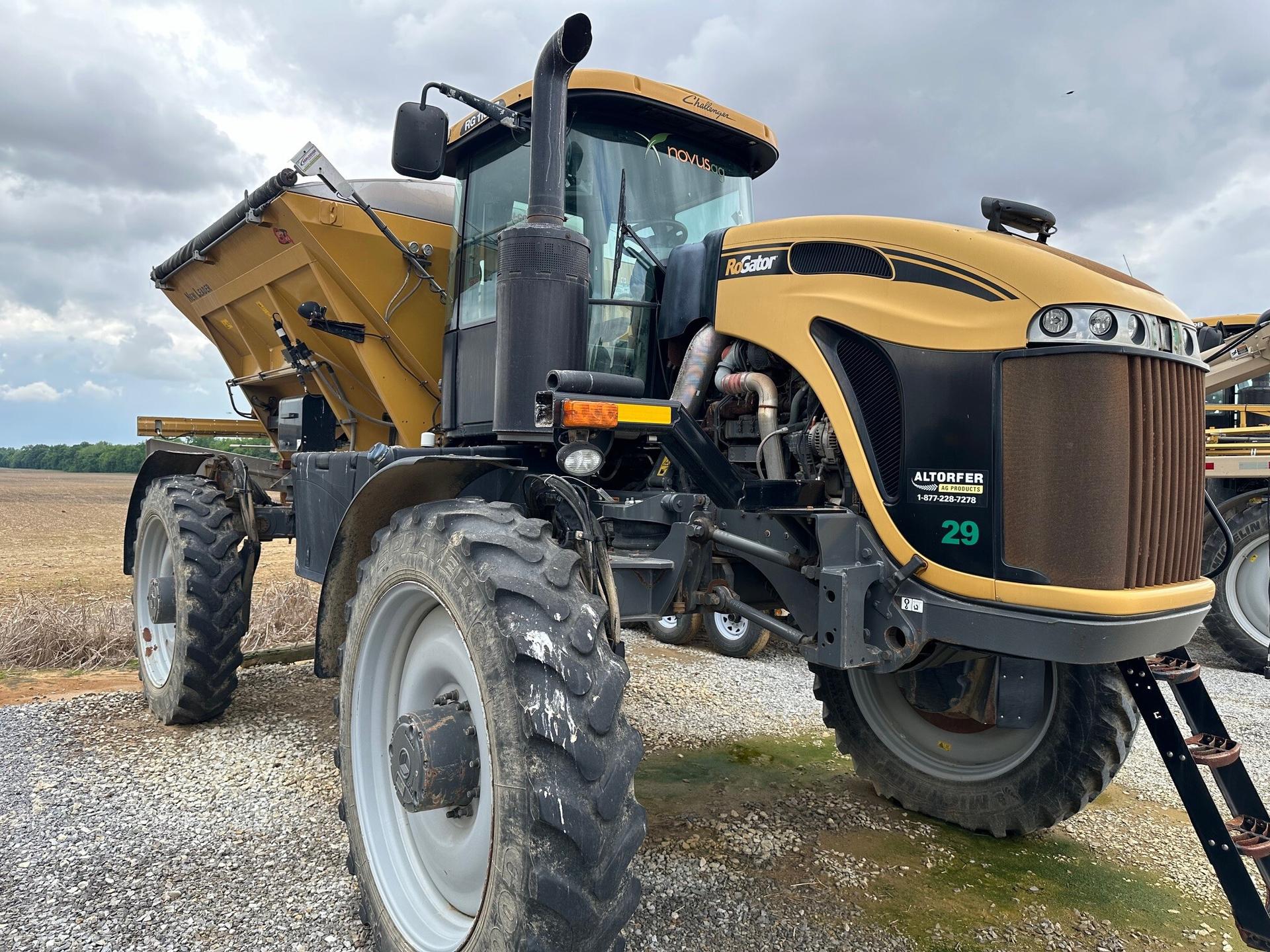 2017 RoGator RG1100B