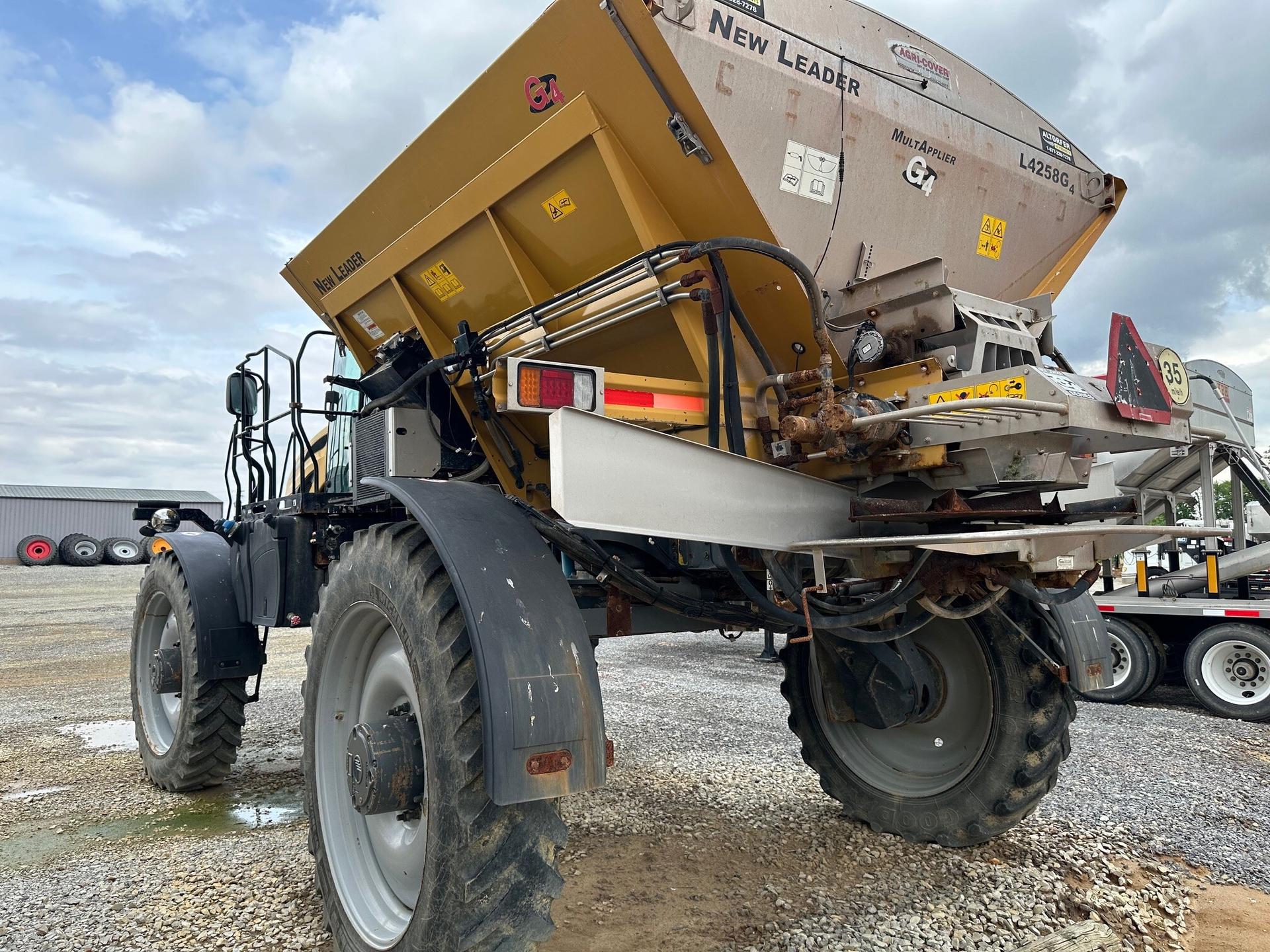 2017 RoGator RG1100B