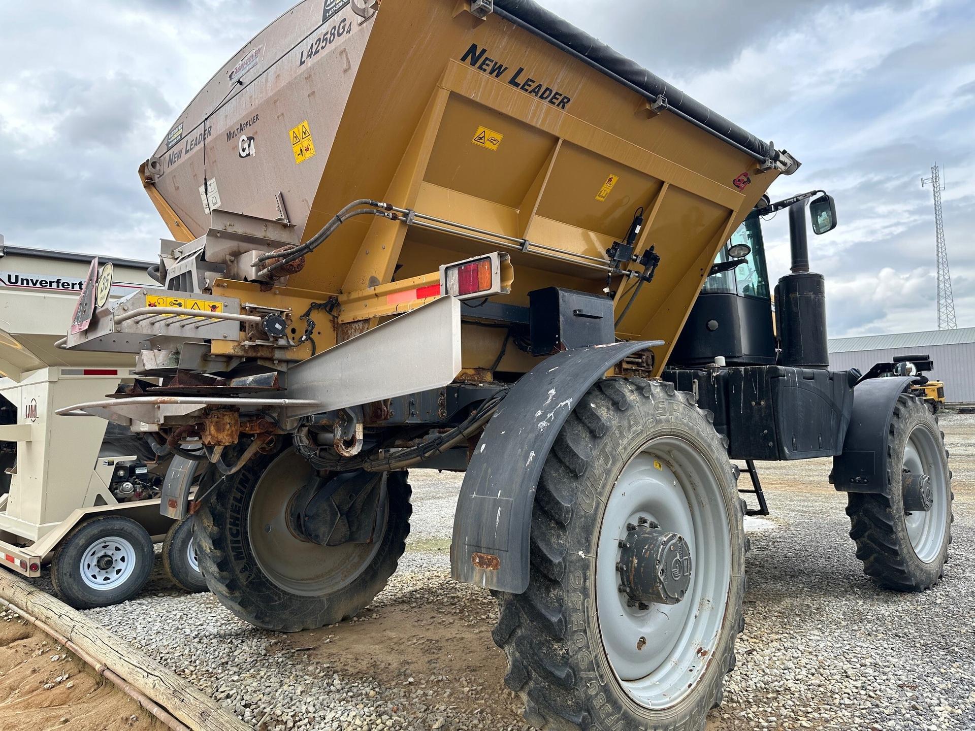 2017 RoGator RG1100B