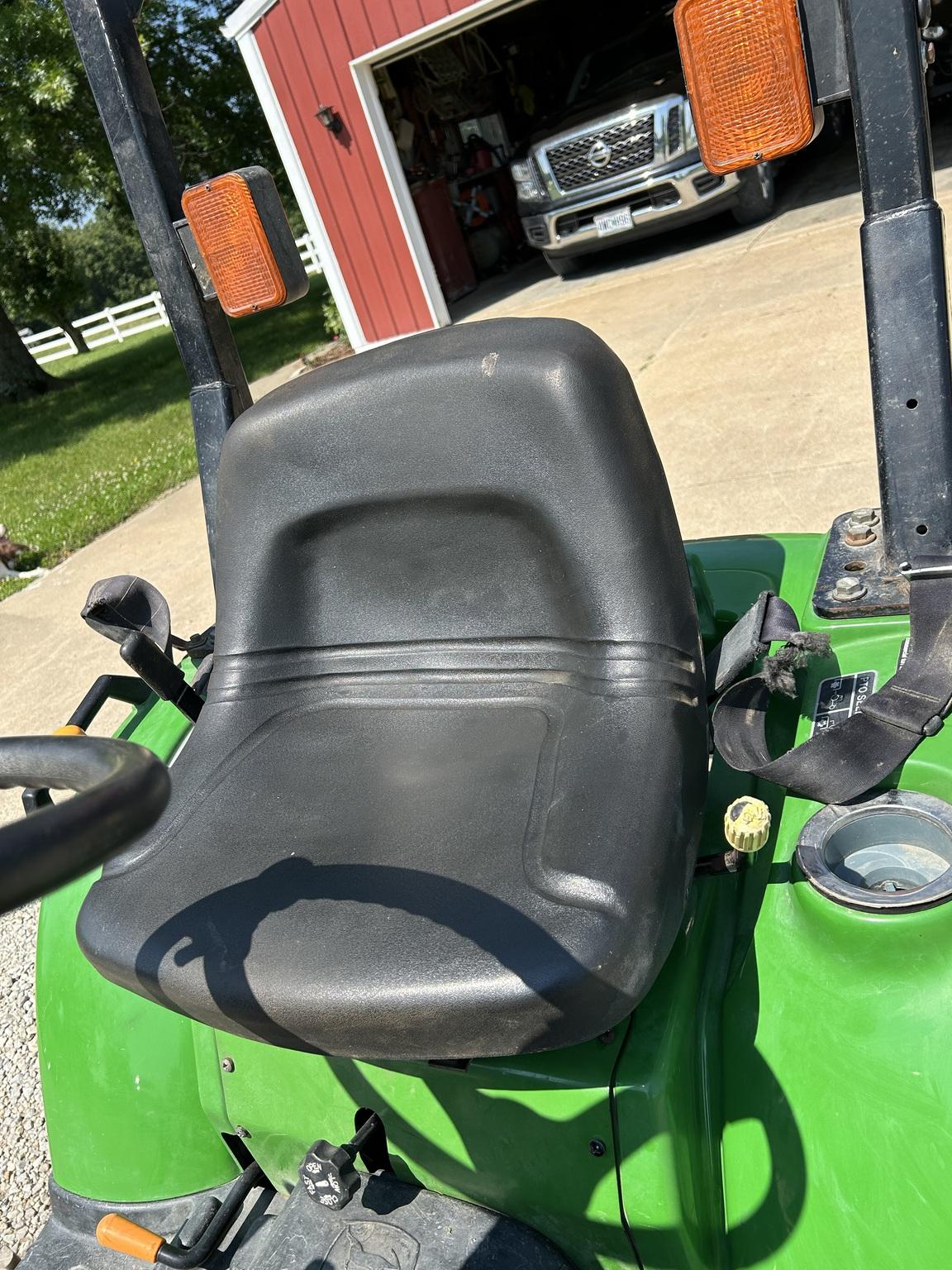 2003 John Deere 2210