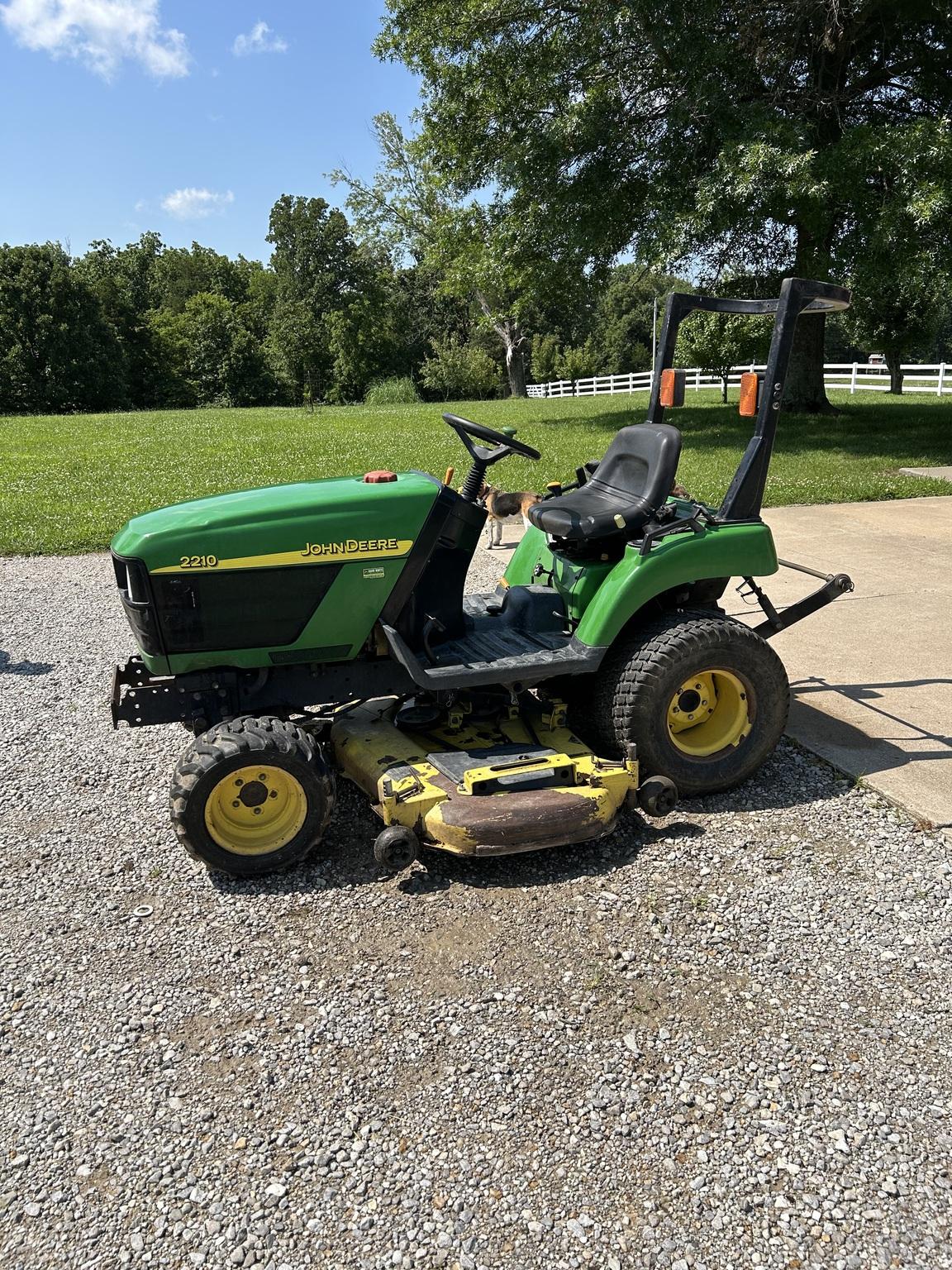 2003 John Deere 2210