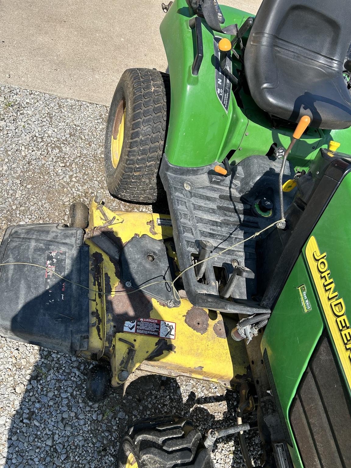 2003 John Deere 2210