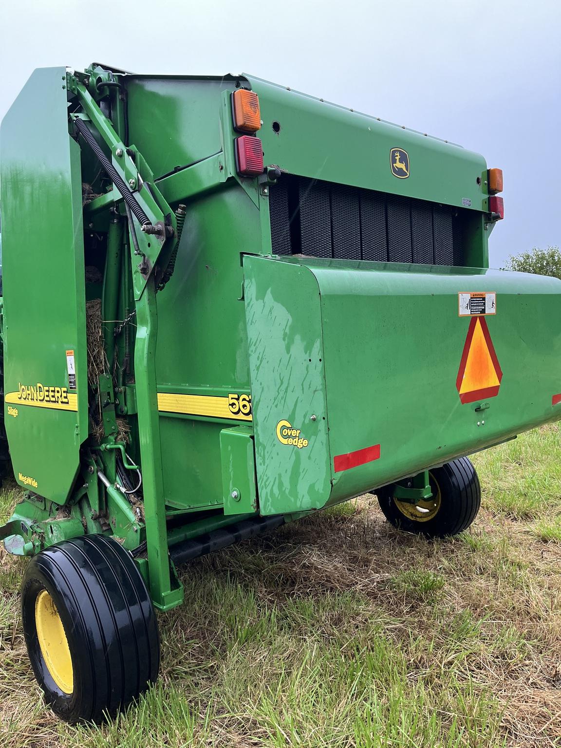 2004 John Deere 567