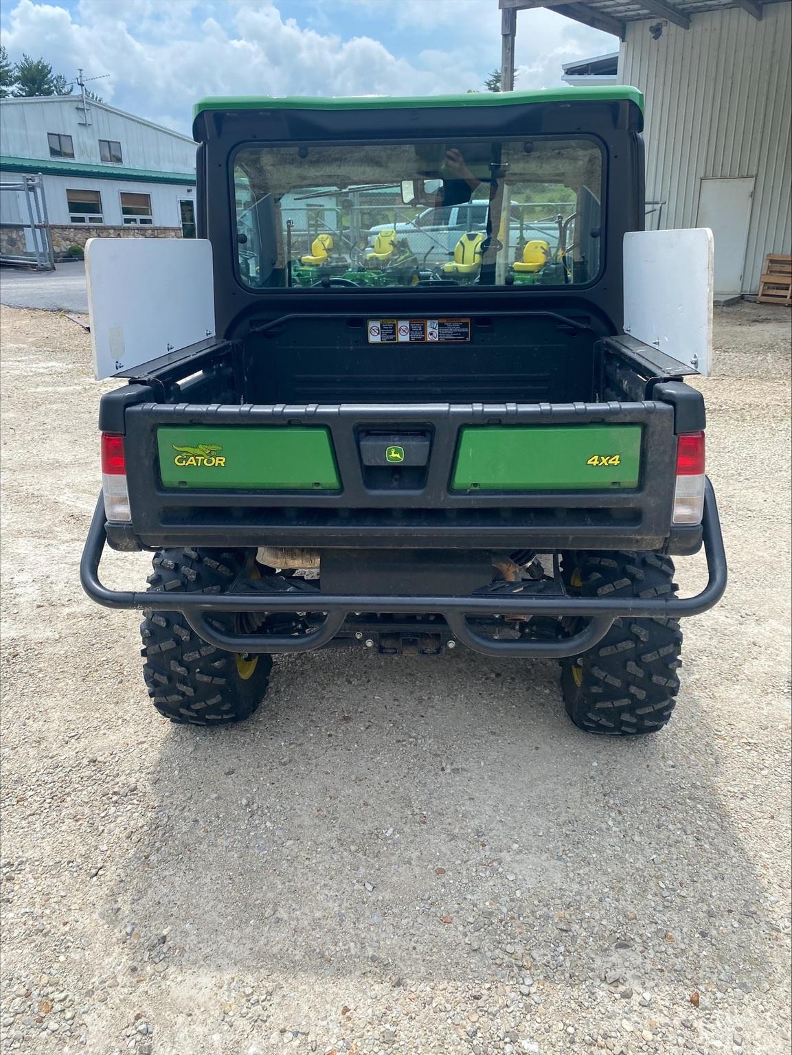 2023 John Deere XUV 835R