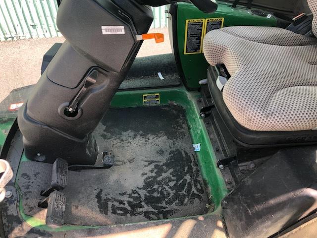 2017 John Deere 1585