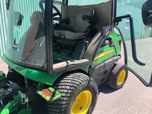 2017 John Deere 1585