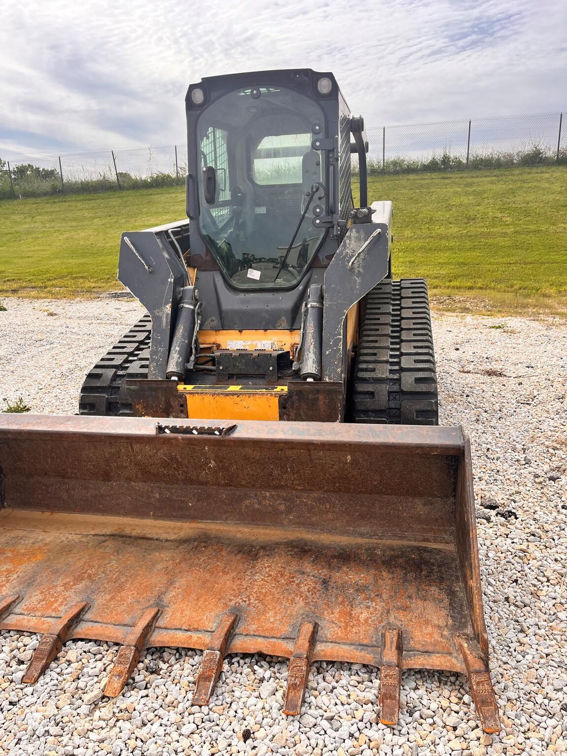 2010 John Deere 329D