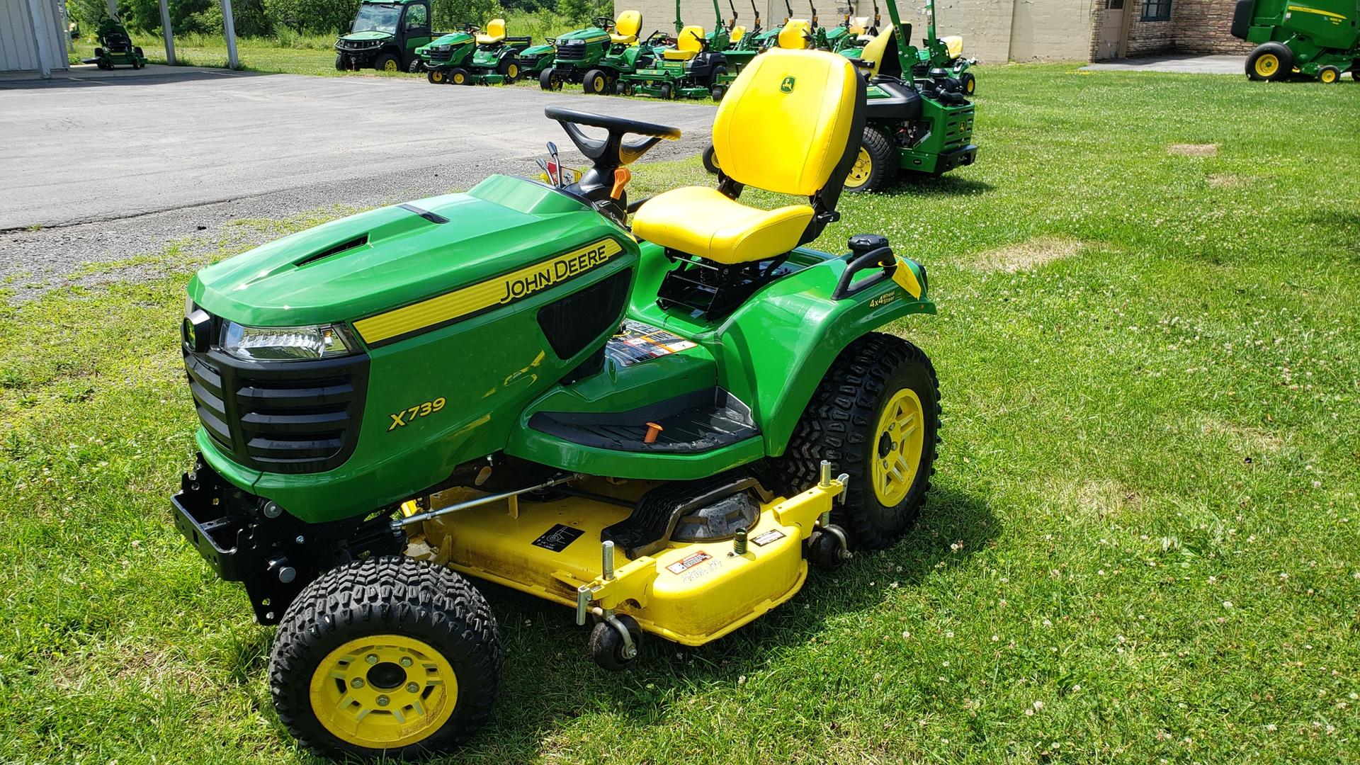 2023 John Deere X739