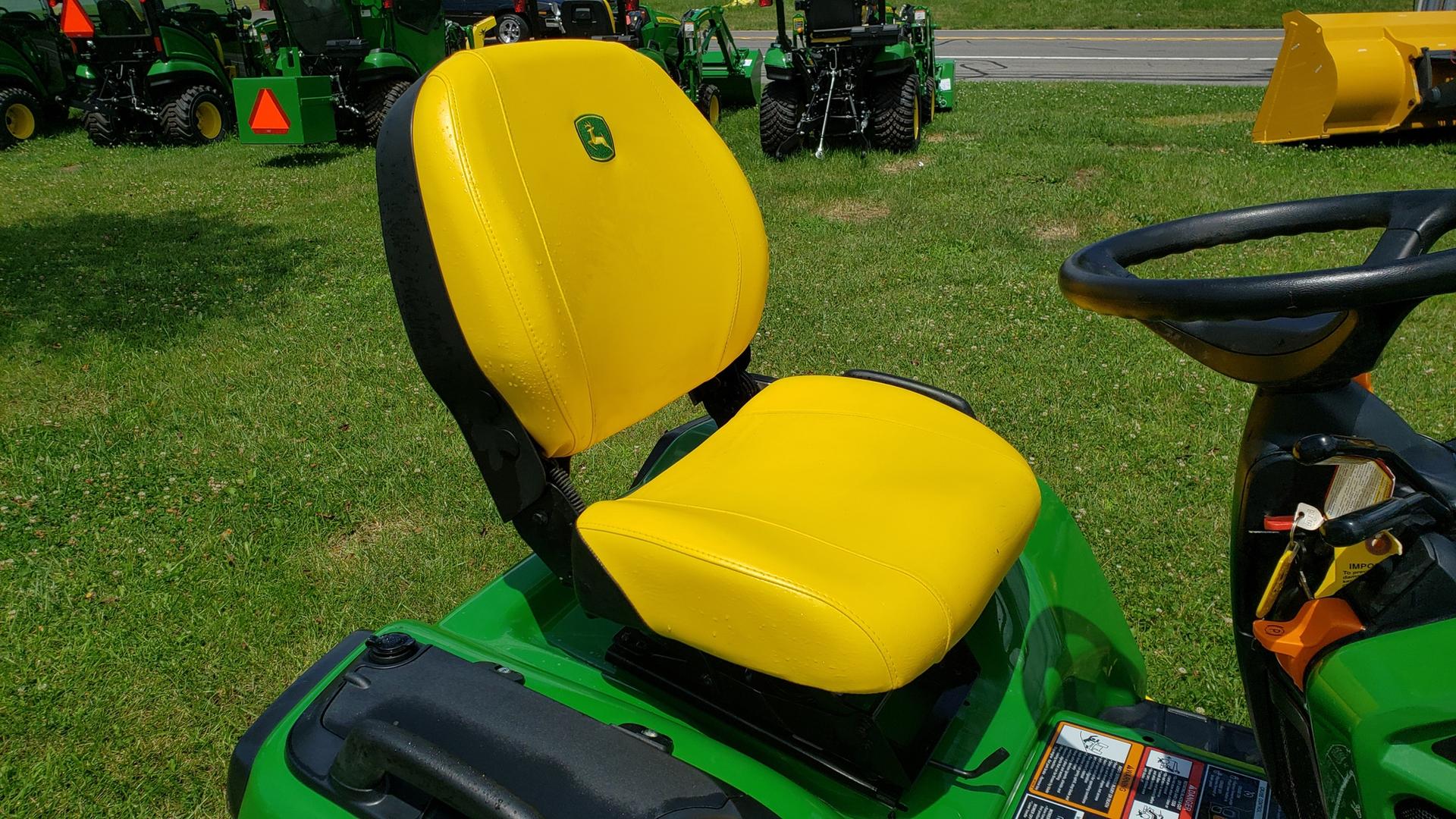 2023 John Deere X739