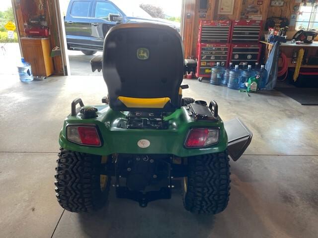 2019 John Deere X758