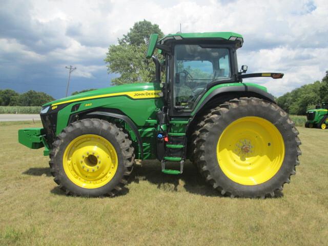 2023 John Deere 8R 340