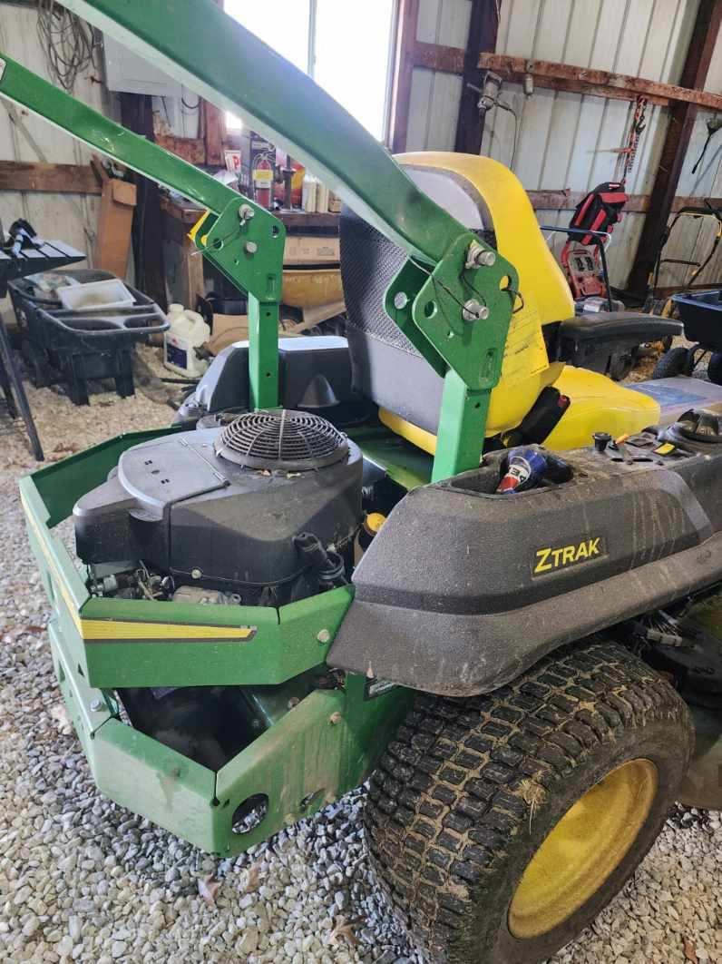 2019 John Deere Z720E Image