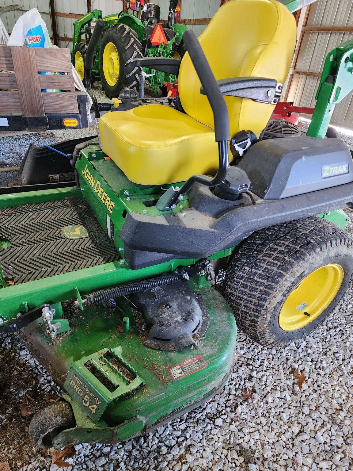 2019 John Deere Z720E Image