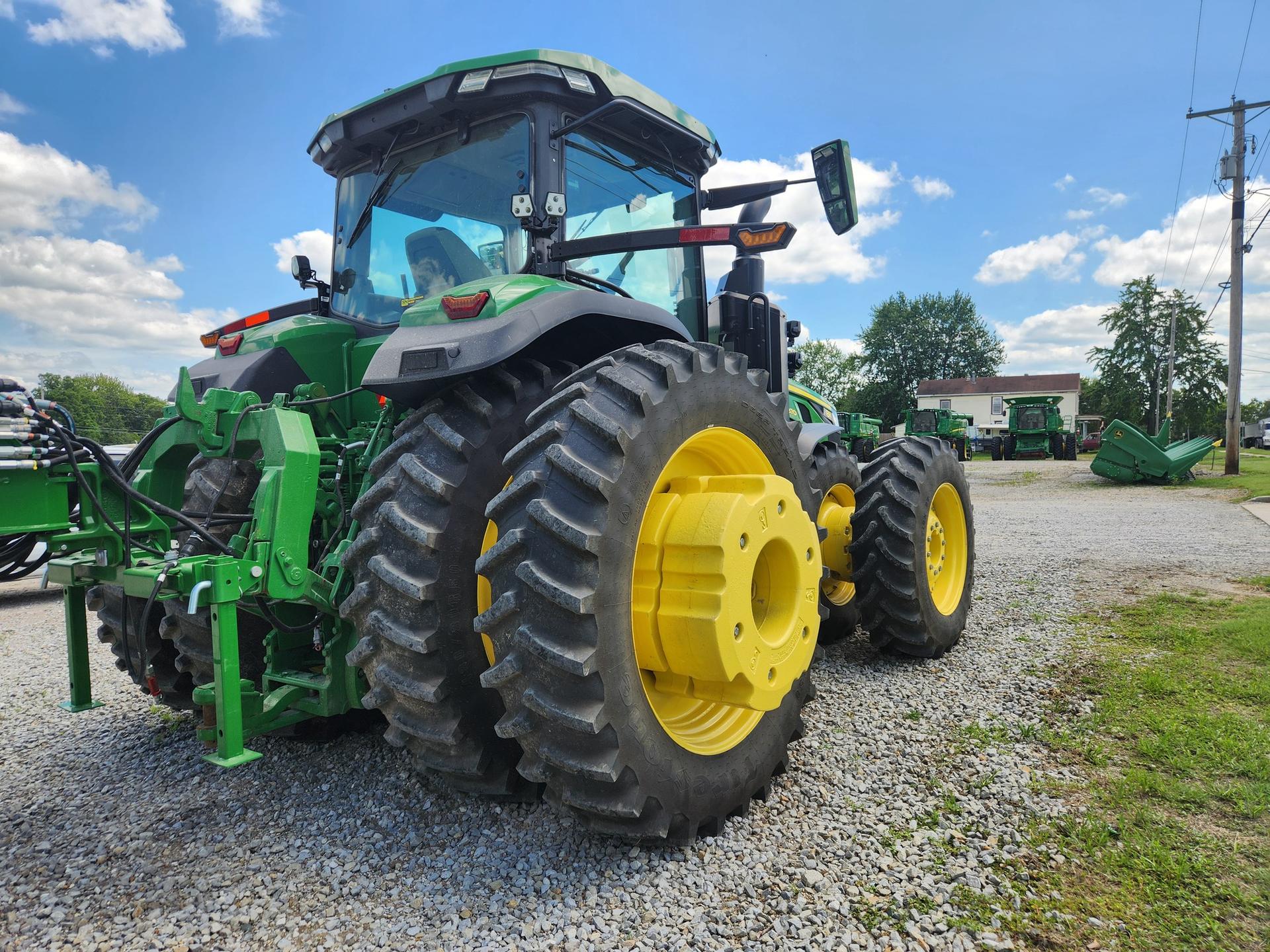 2023 John Deere 8R 370