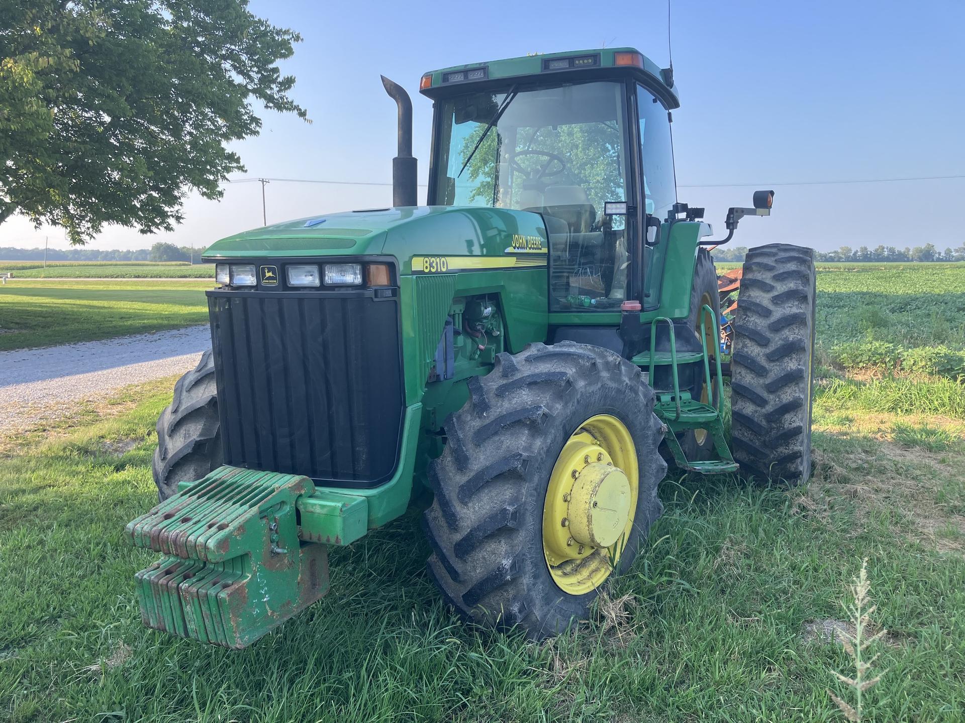 2000 John Deere 8310