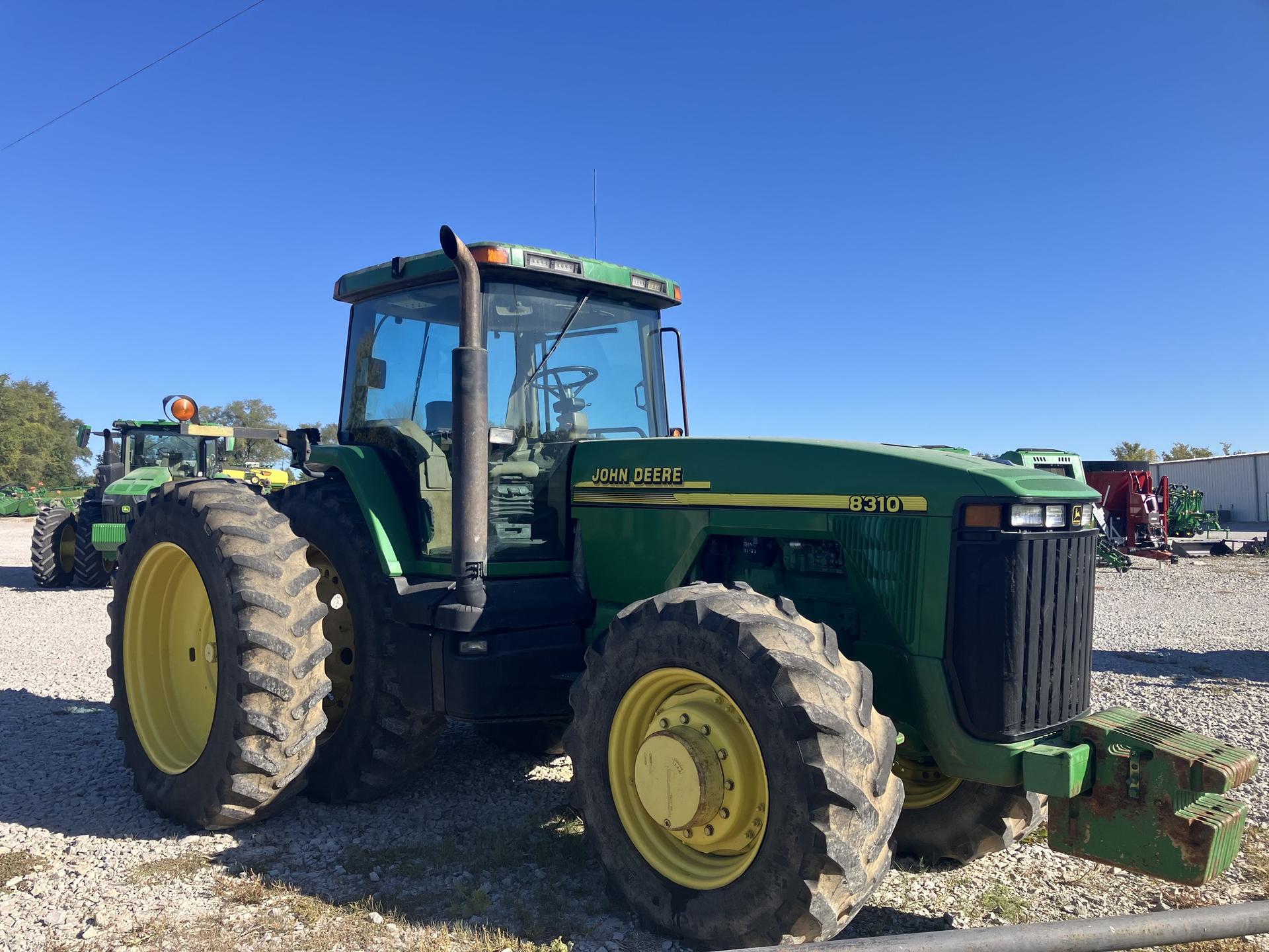 2000 John Deere 8310