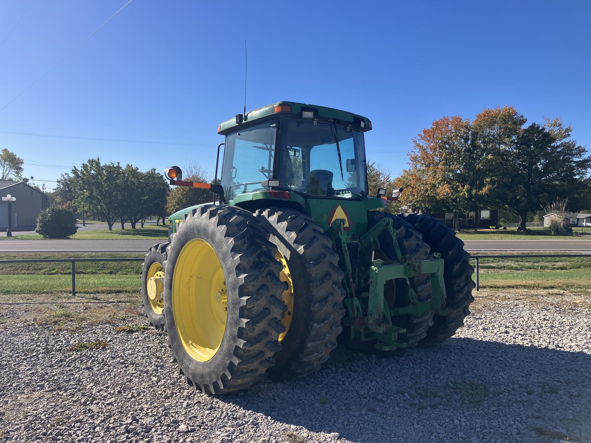 2000 John Deere 8310