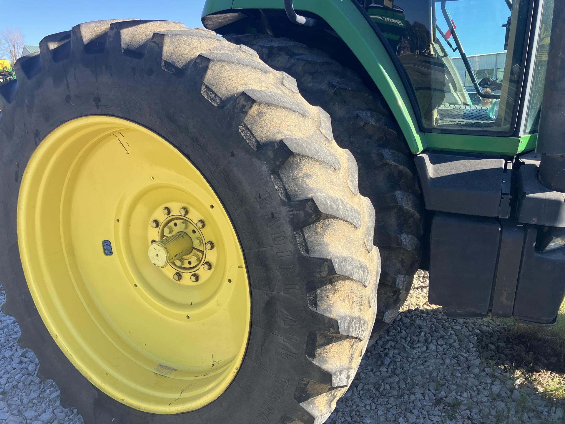 2000 John Deere 8310