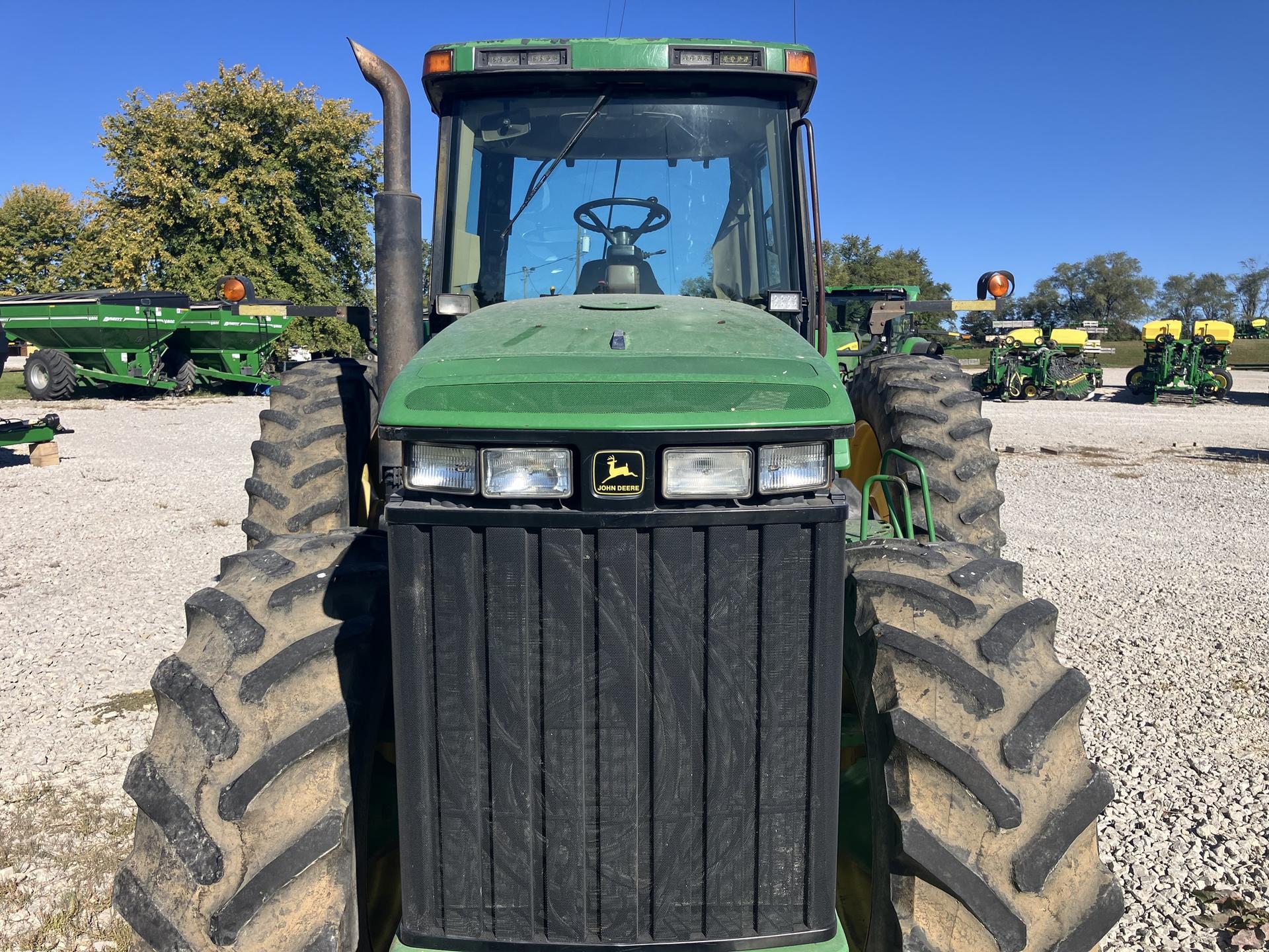 2000 John Deere 8310