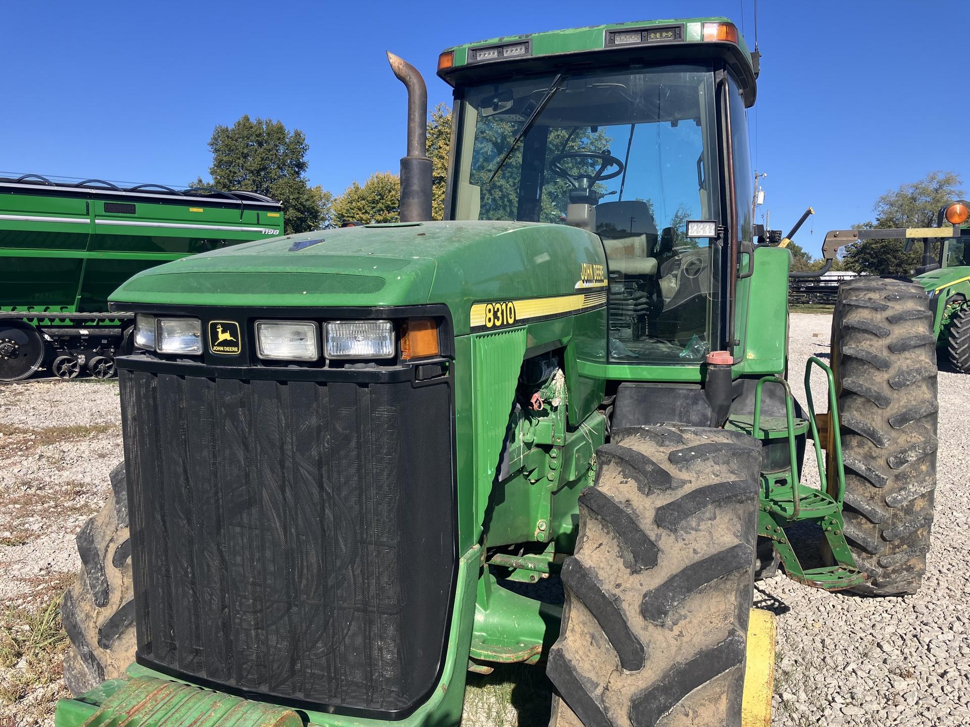 2000 John Deere 8310