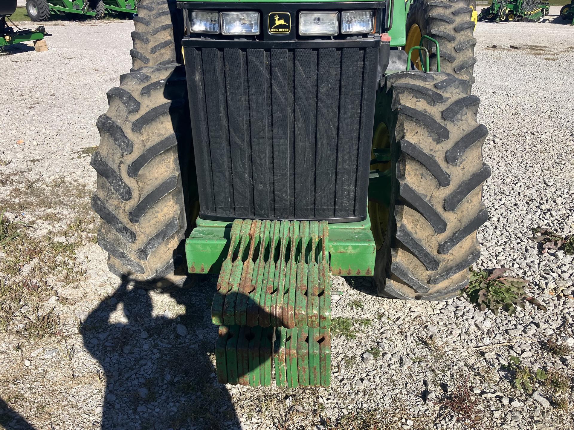 2000 John Deere 8310