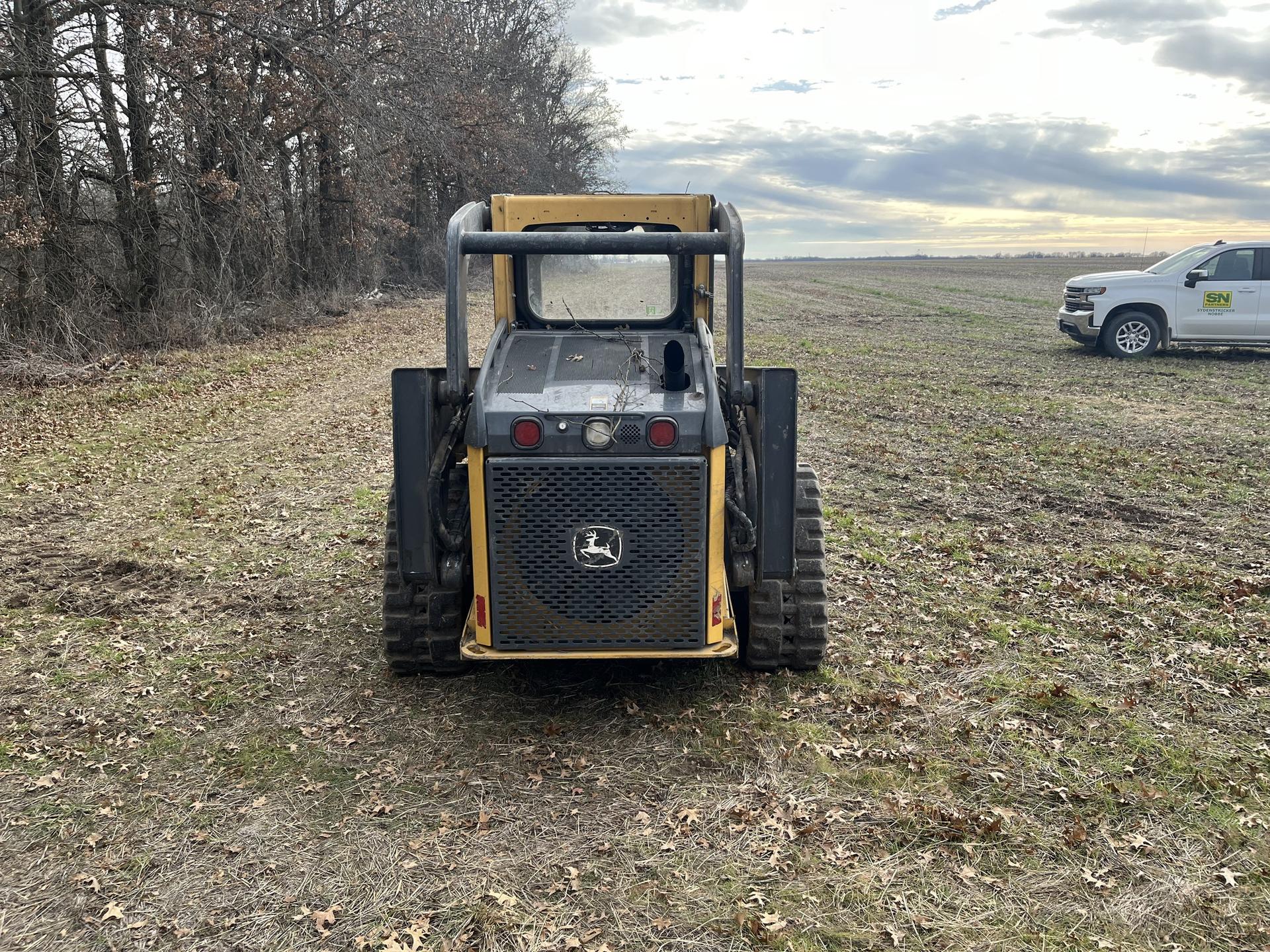 2013 John Deere 319D