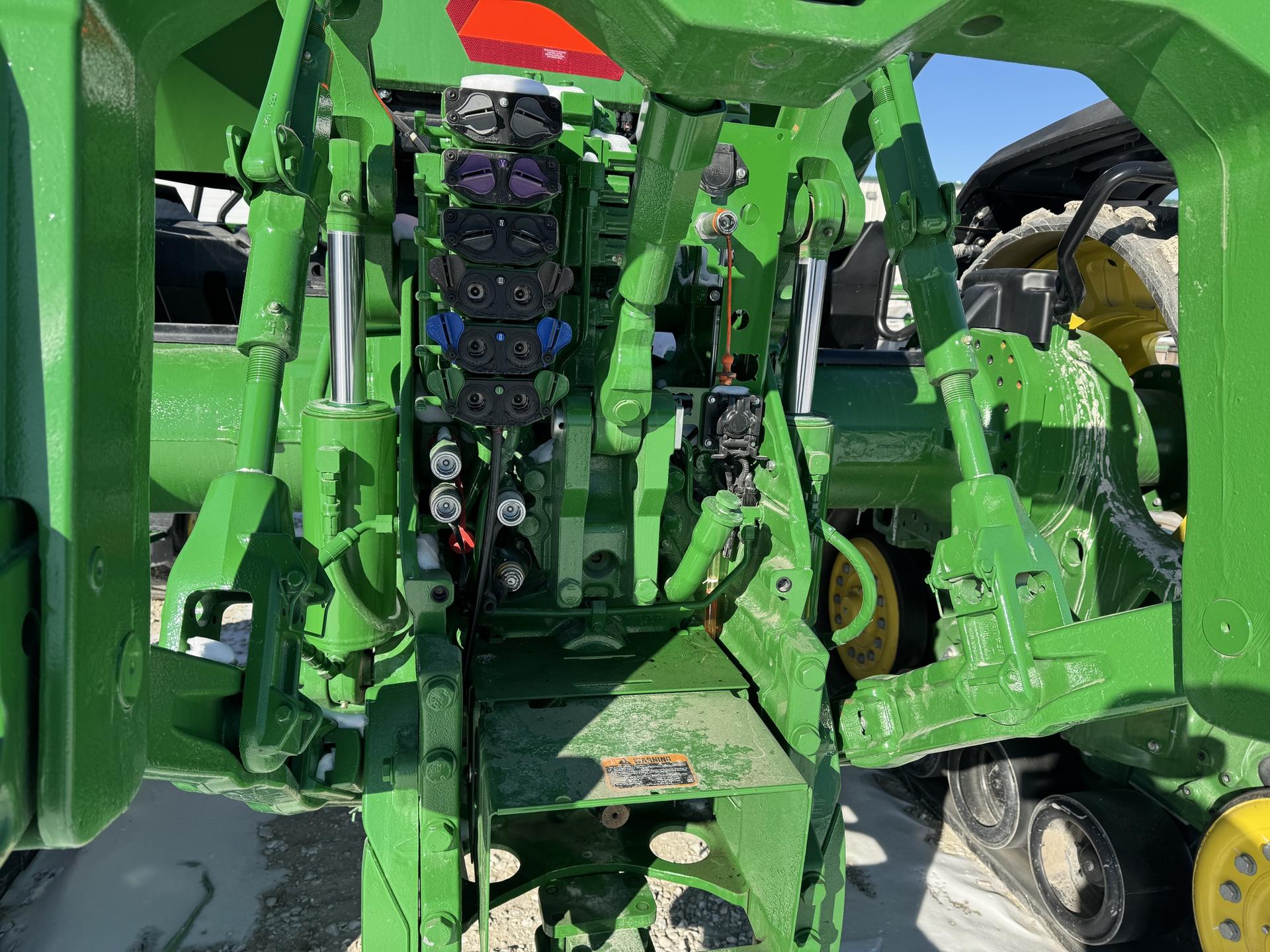 2023 John Deere 8RX 370 Image