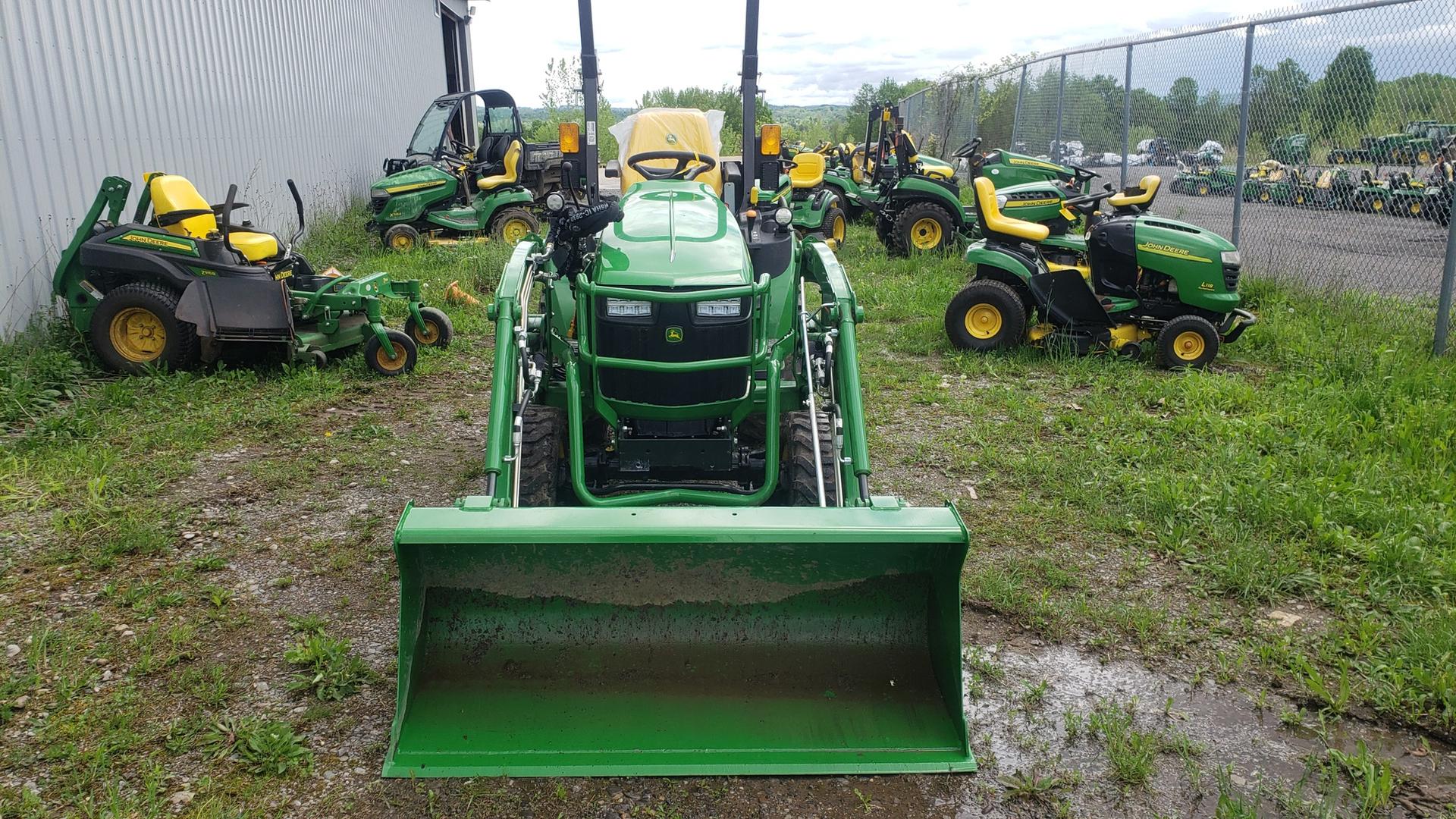 2023 John Deere 2025R