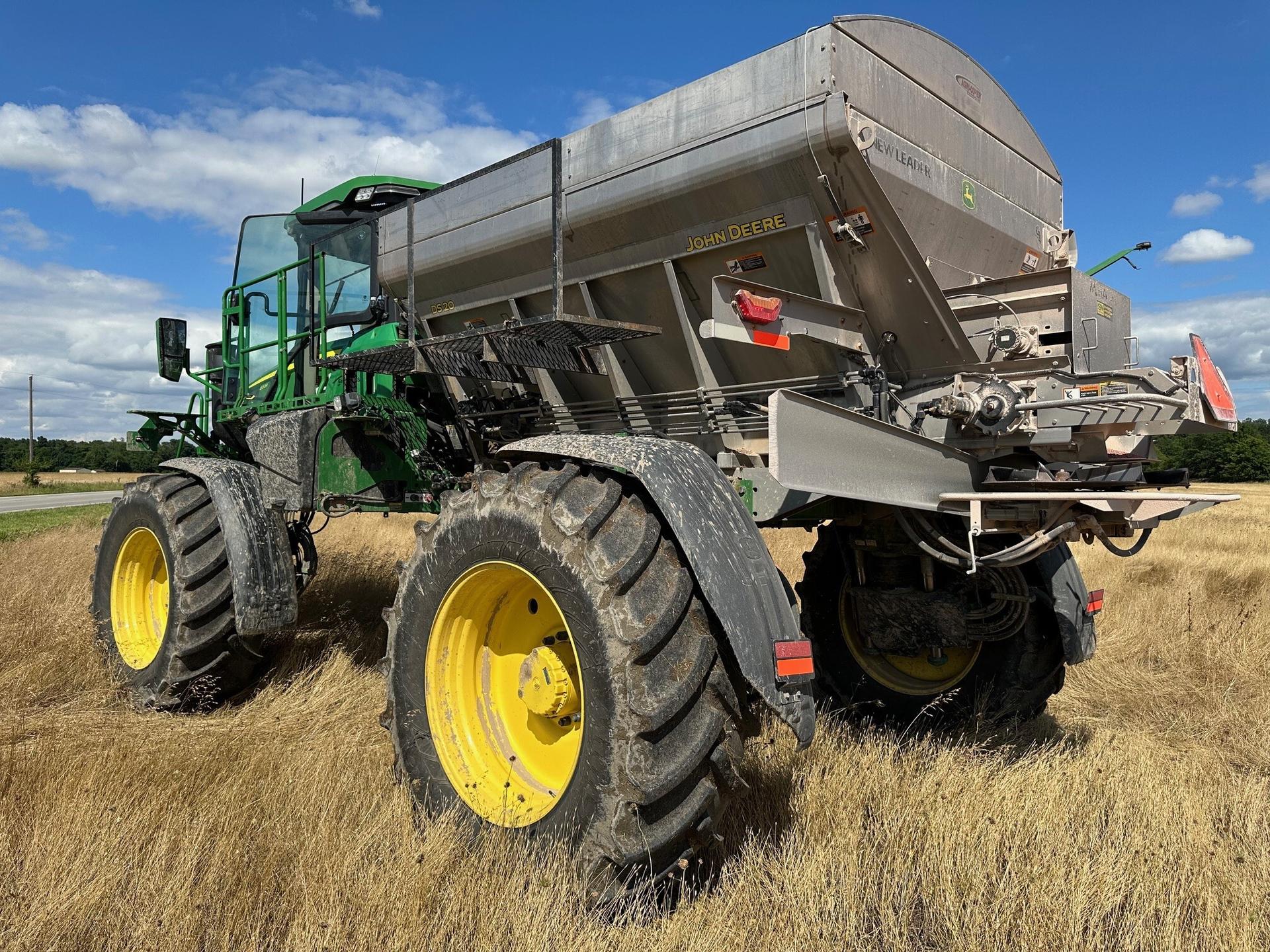 2022 John Deere 400R