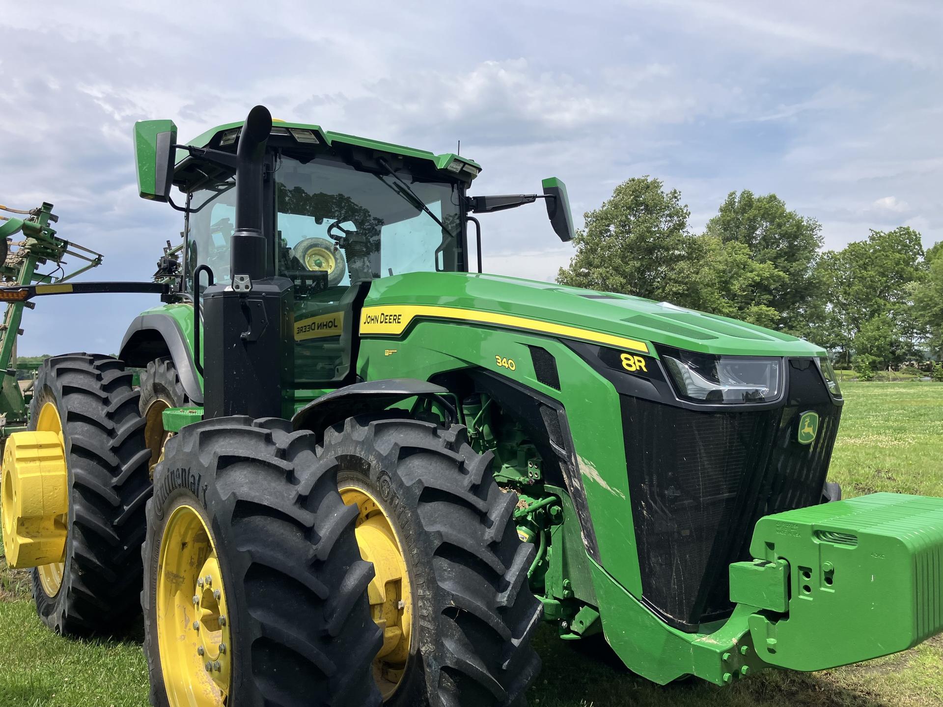 2024 John Deere 8R 340 Image