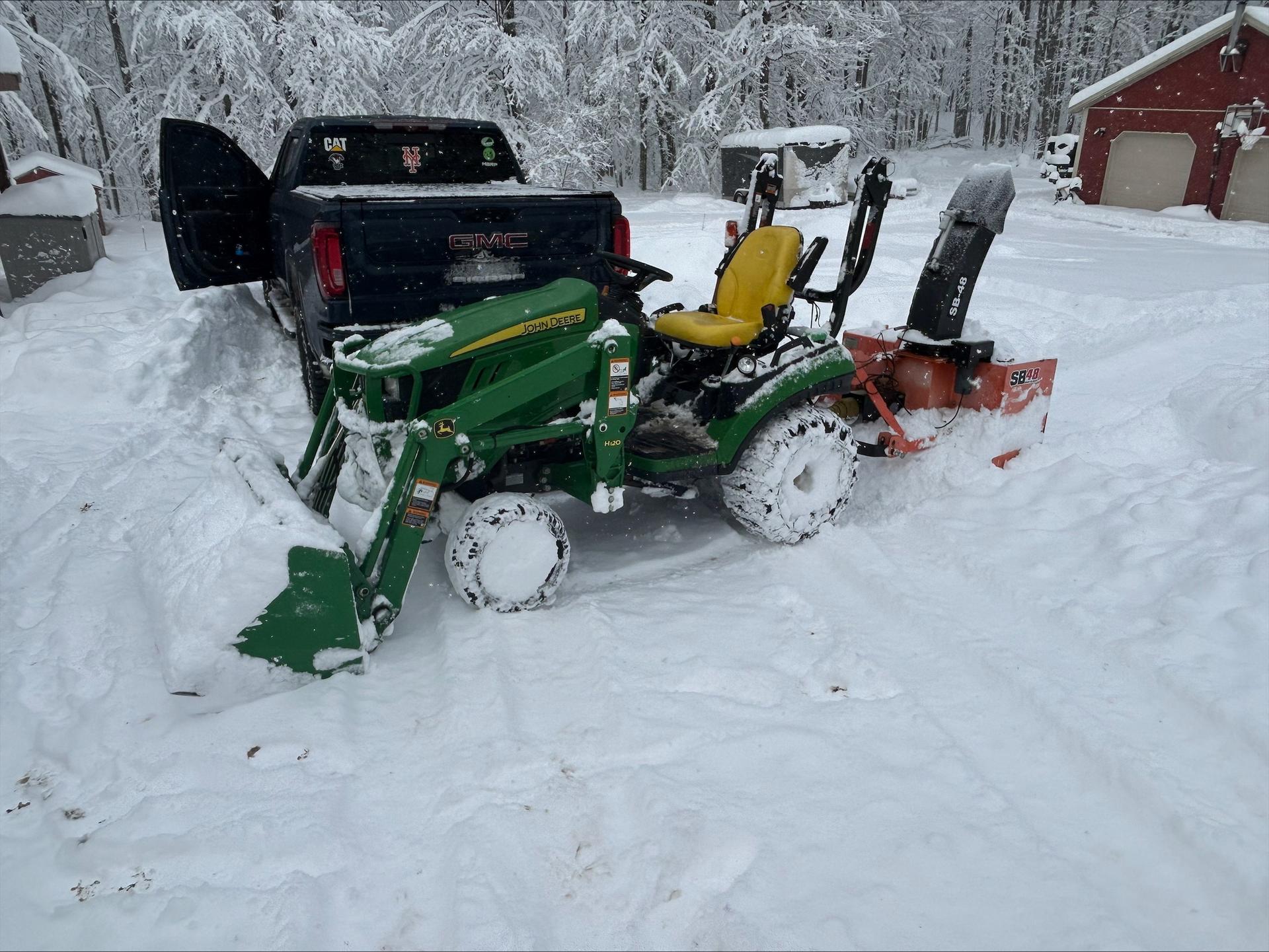 2016 John Deere 1025R