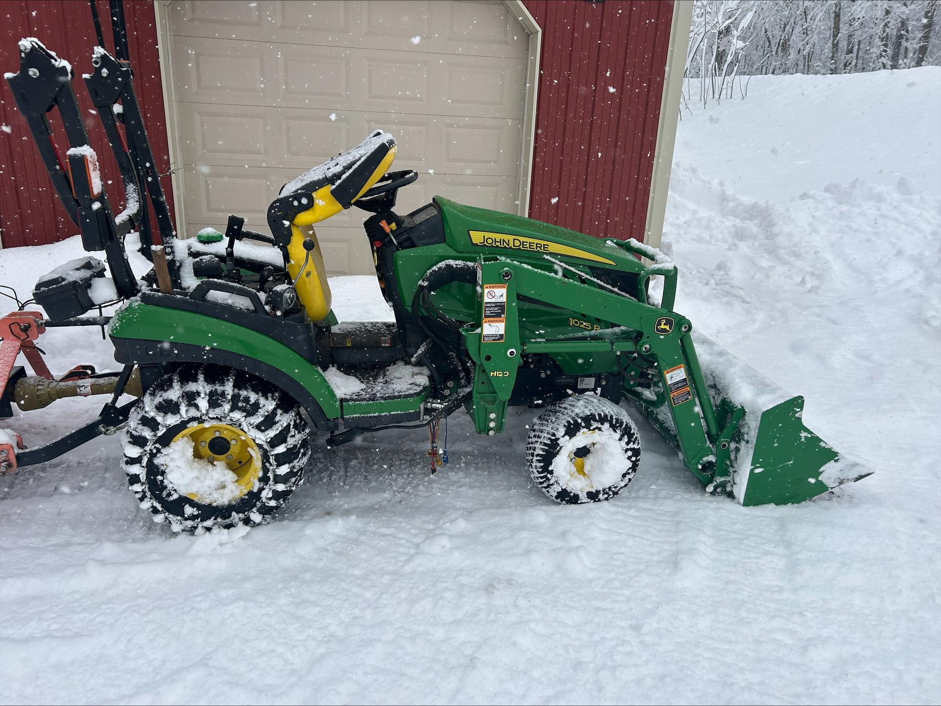 2016 John Deere 1025R