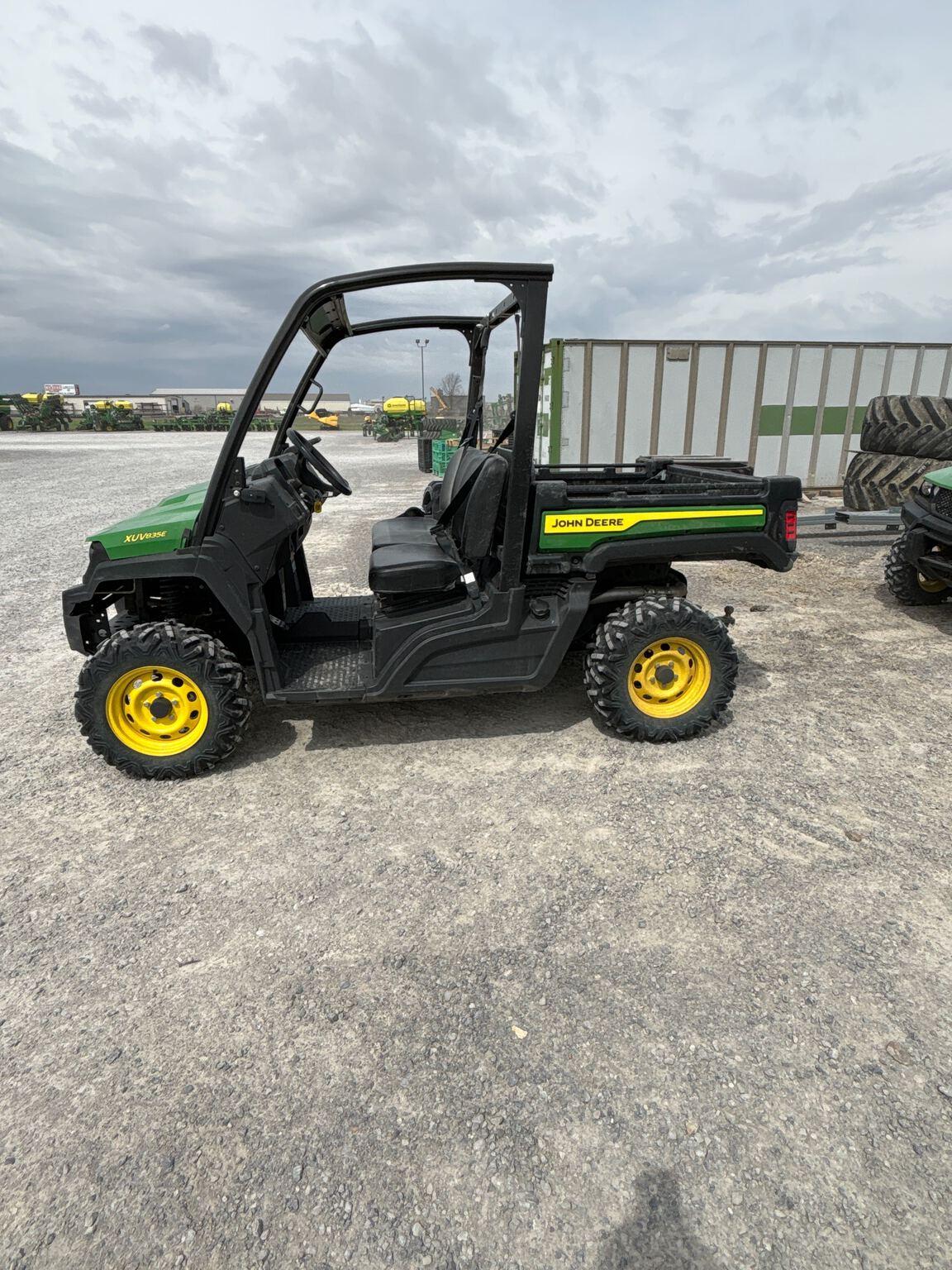 2023 John Deere XUV 835E