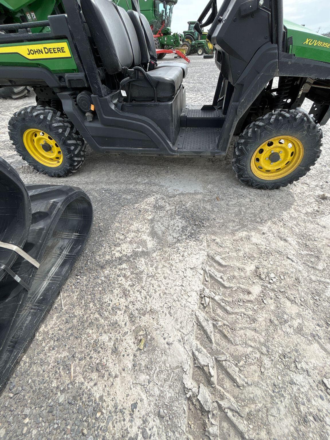 2023 John Deere XUV 835E