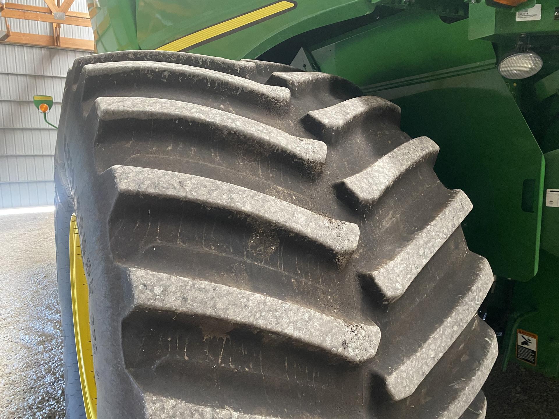 2017 John Deere S680 Image