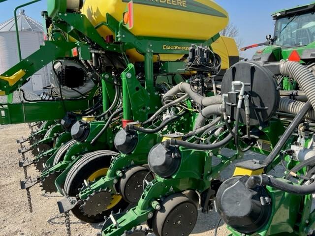 2021 John Deere 1775NT