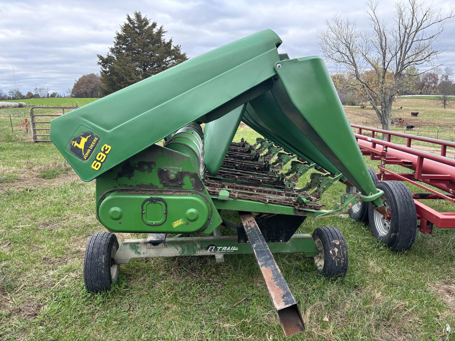 1998 John Deere 693