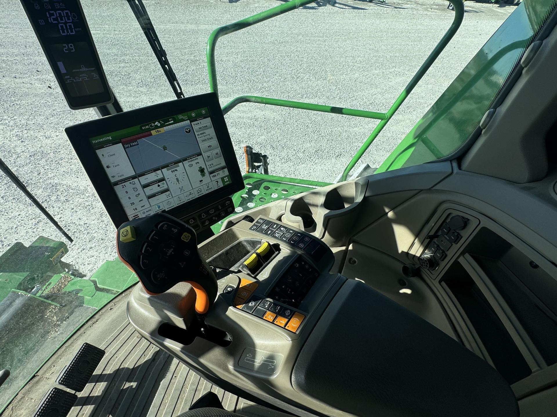 2022 John Deere X9 1000