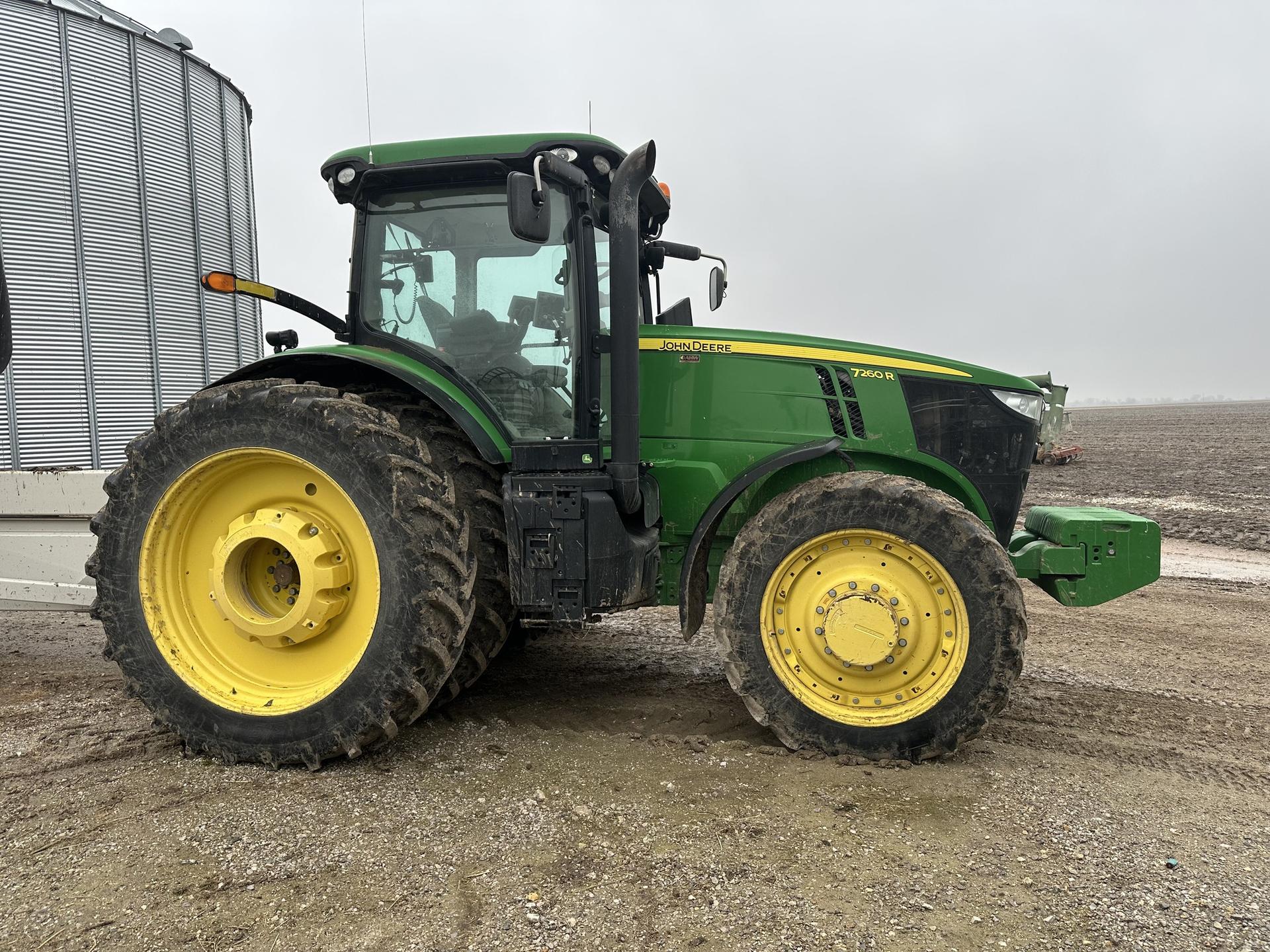 2013 John Deere 7260R Image