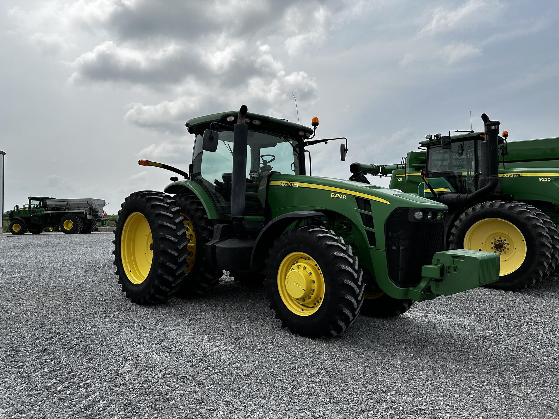 2010 John Deere 8270R