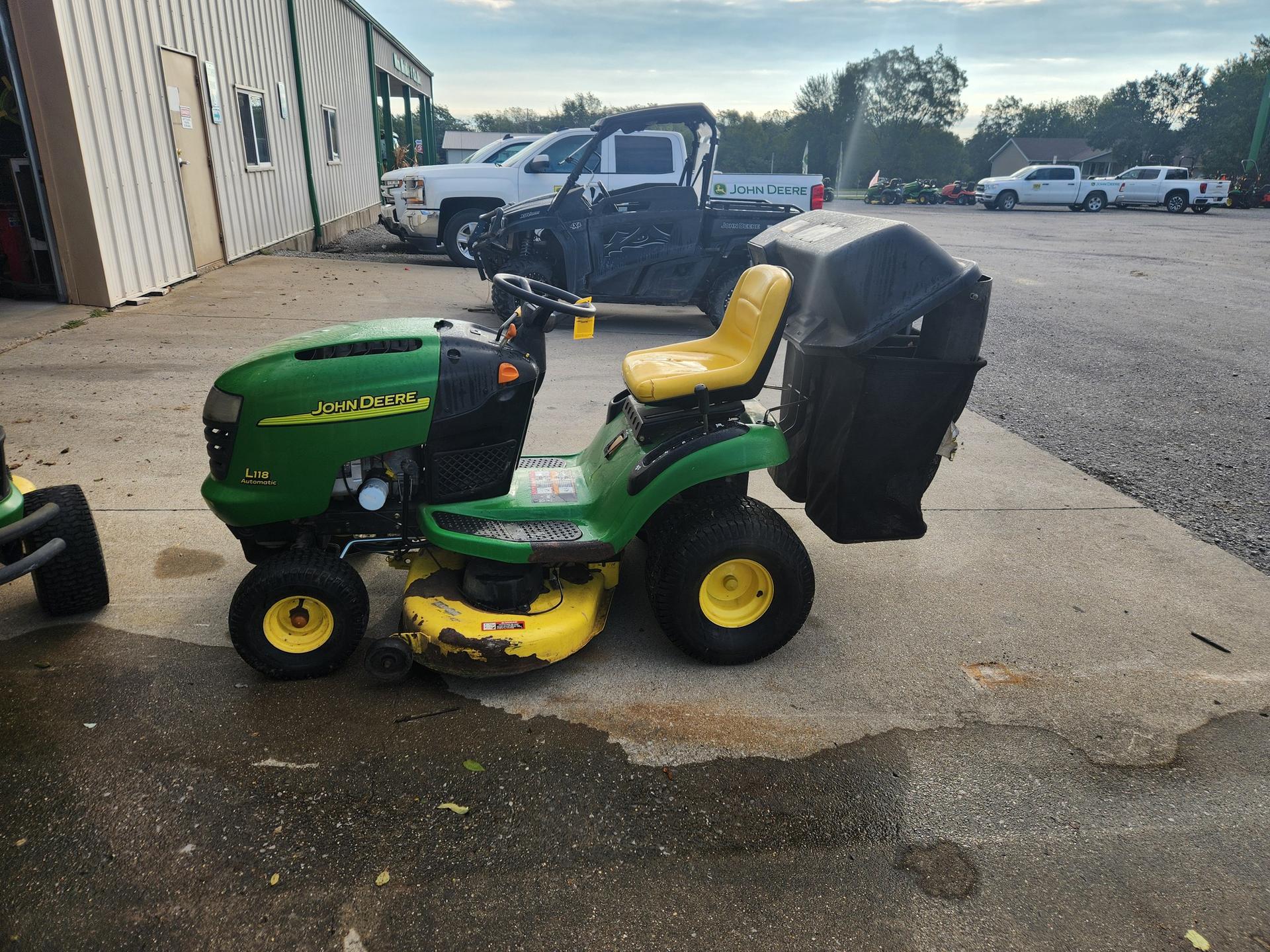 2005 John Deere L118