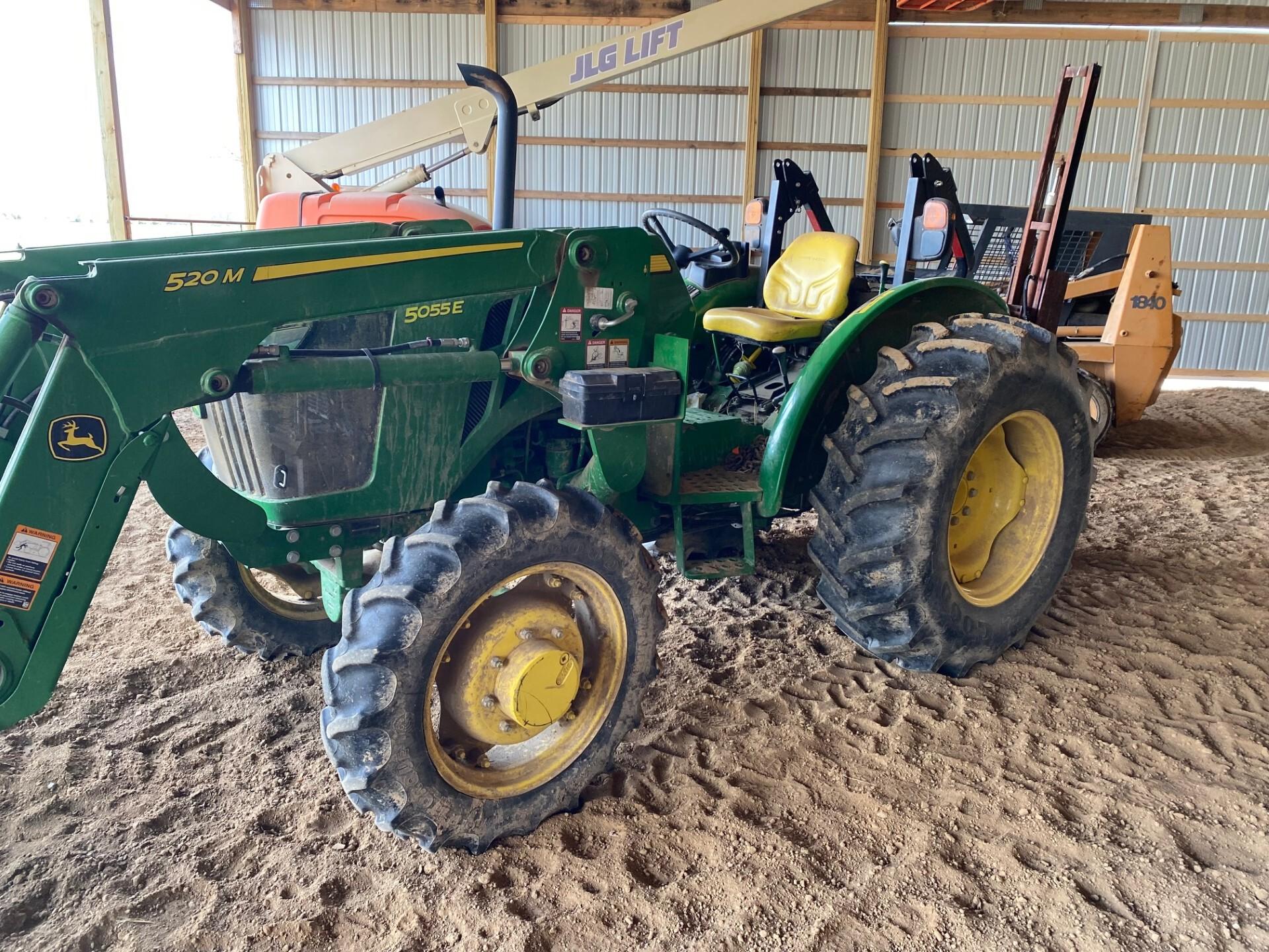 2017 John Deere 5055E