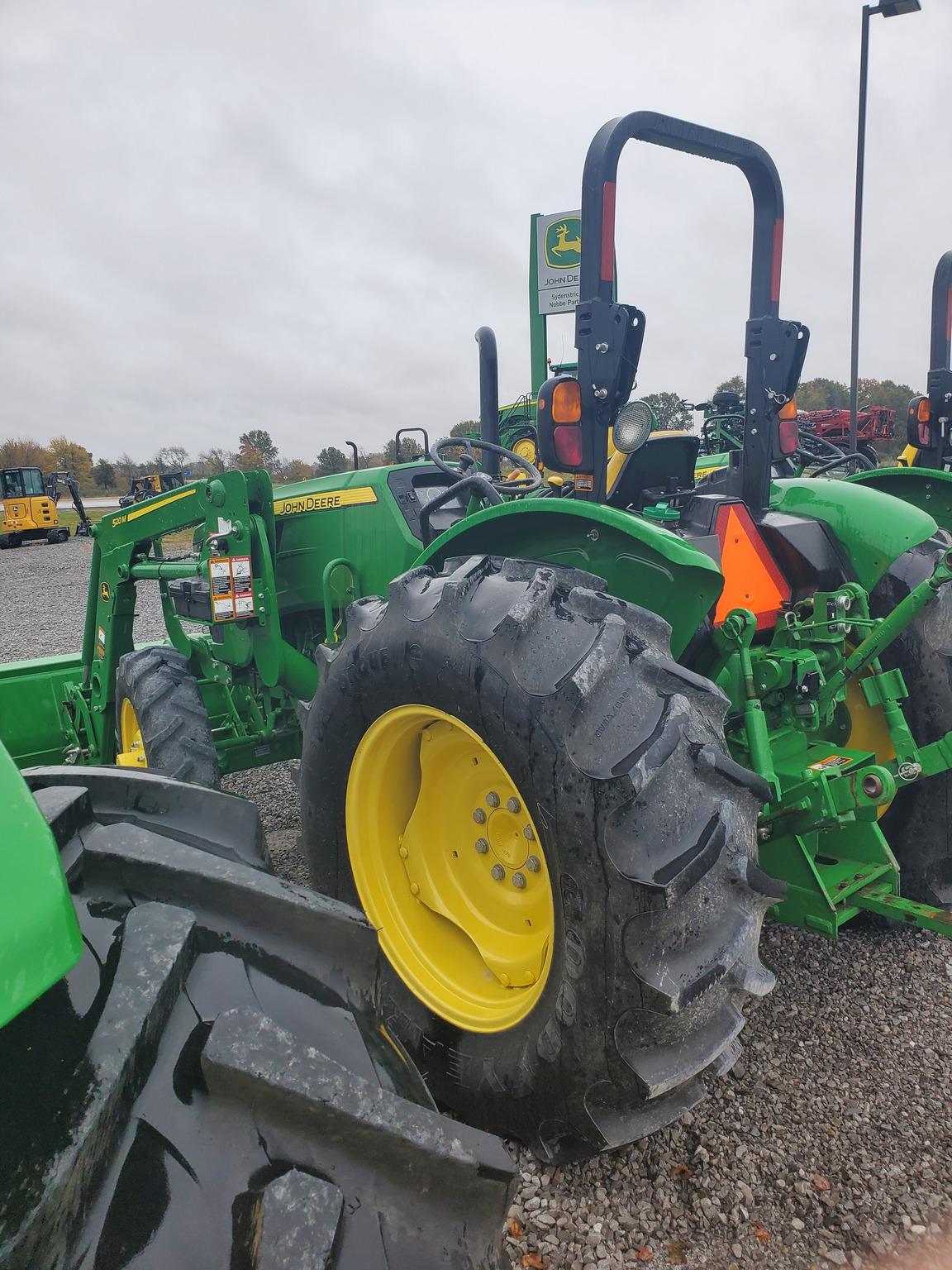 2017 John Deere 5055E