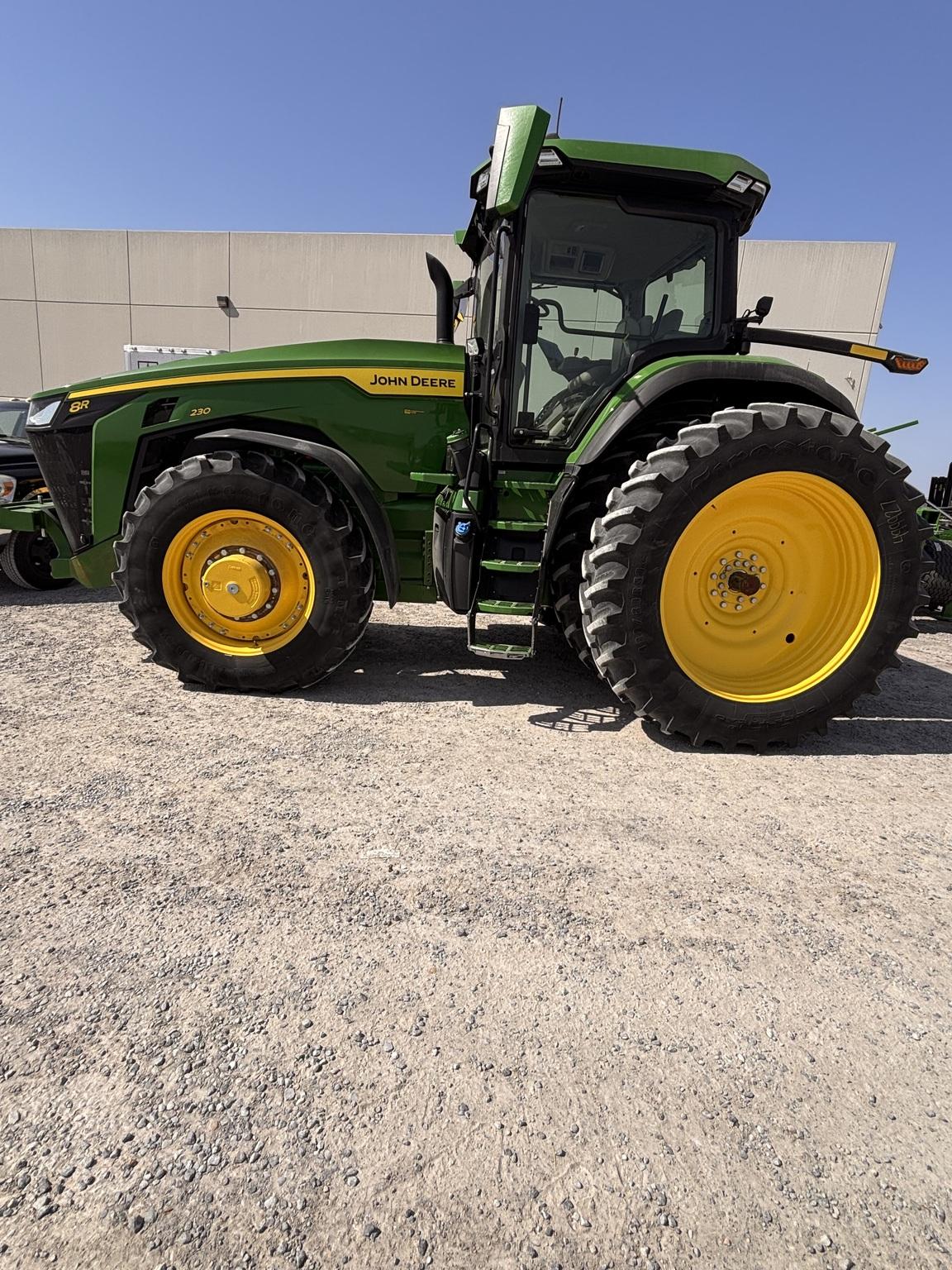 2024 John Deere 8R 230 Image