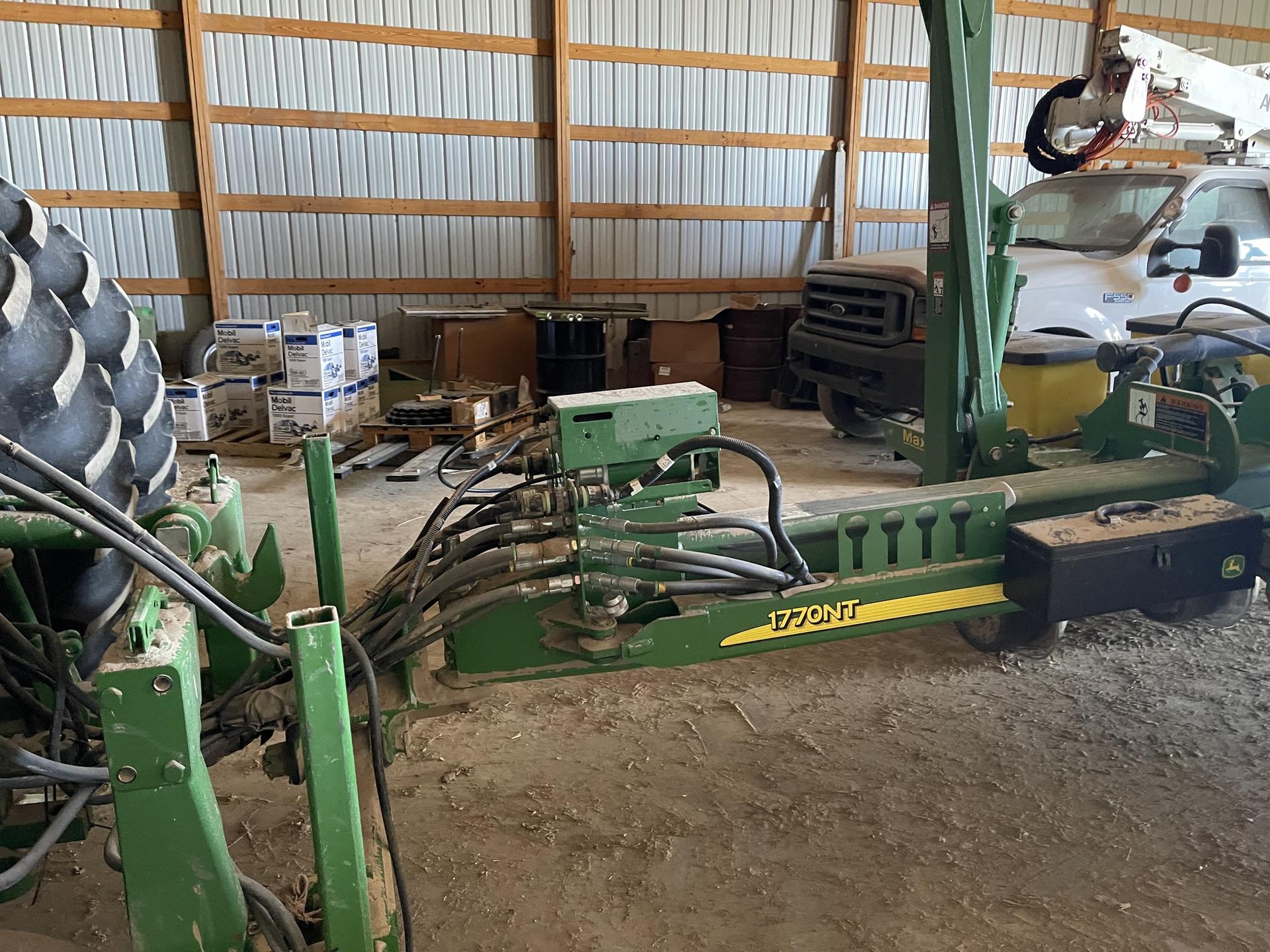 2010 John Deere 1770NT