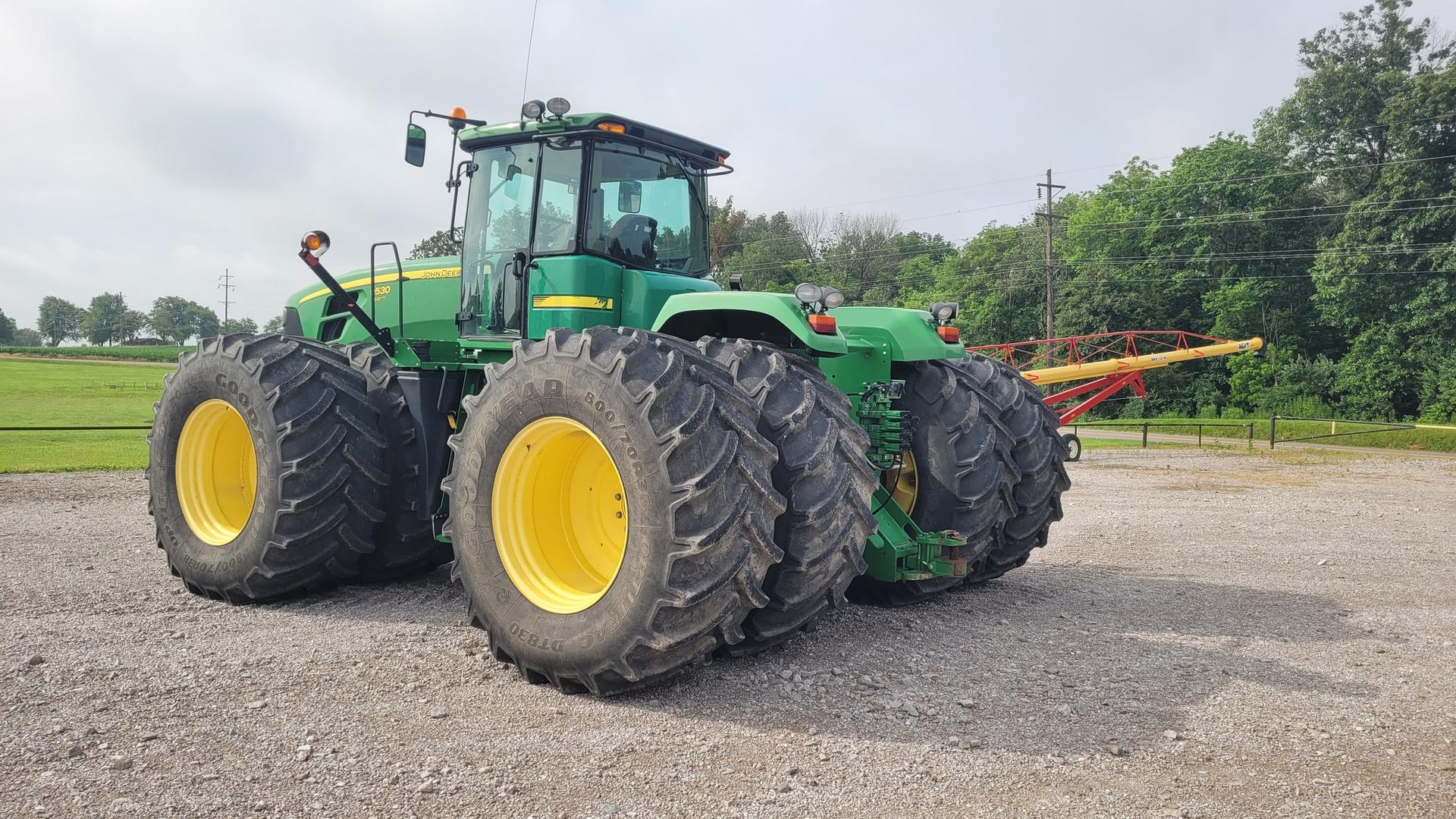 2011 John Deere 9530