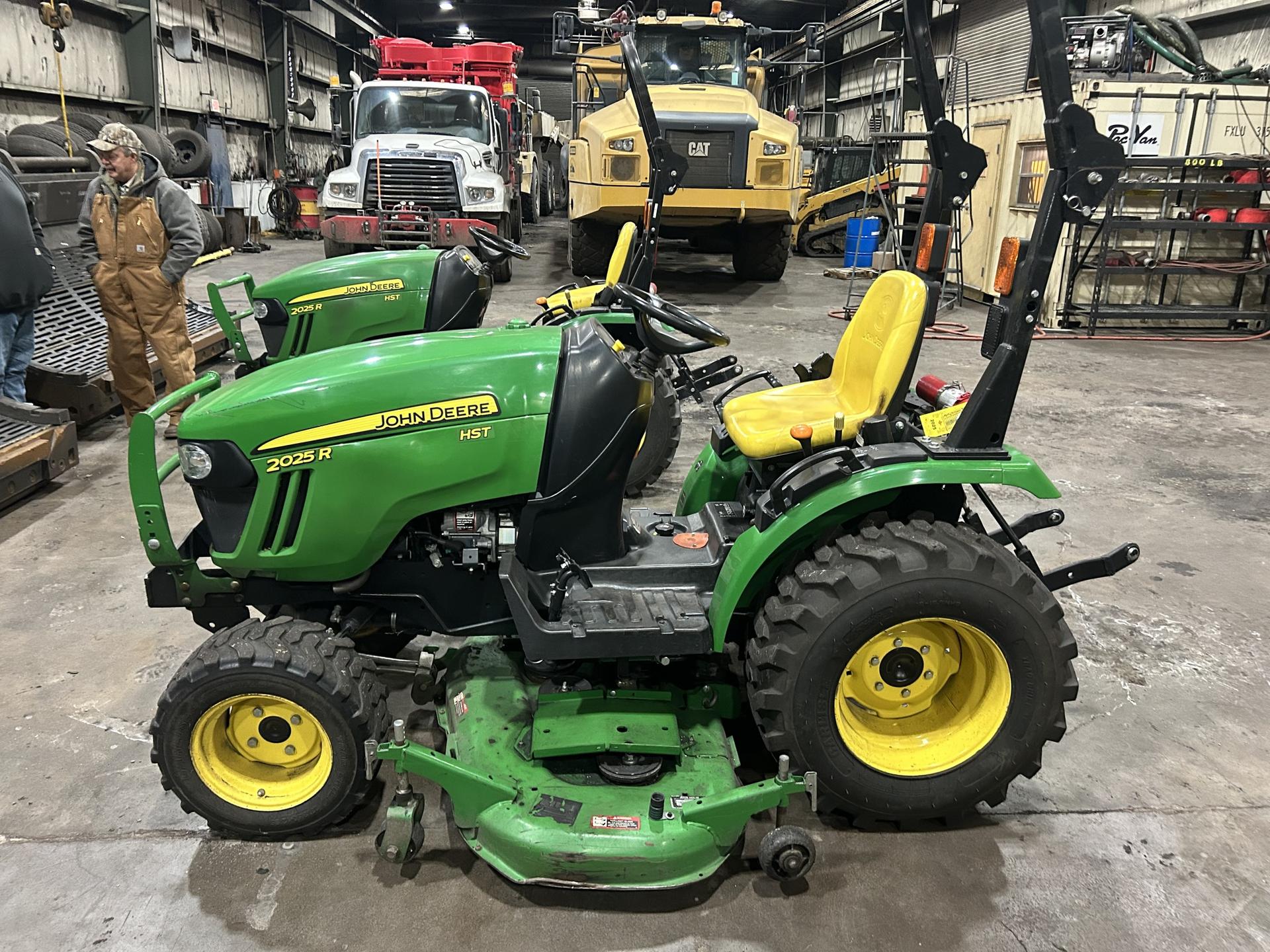 2014 John Deere 2025R Image