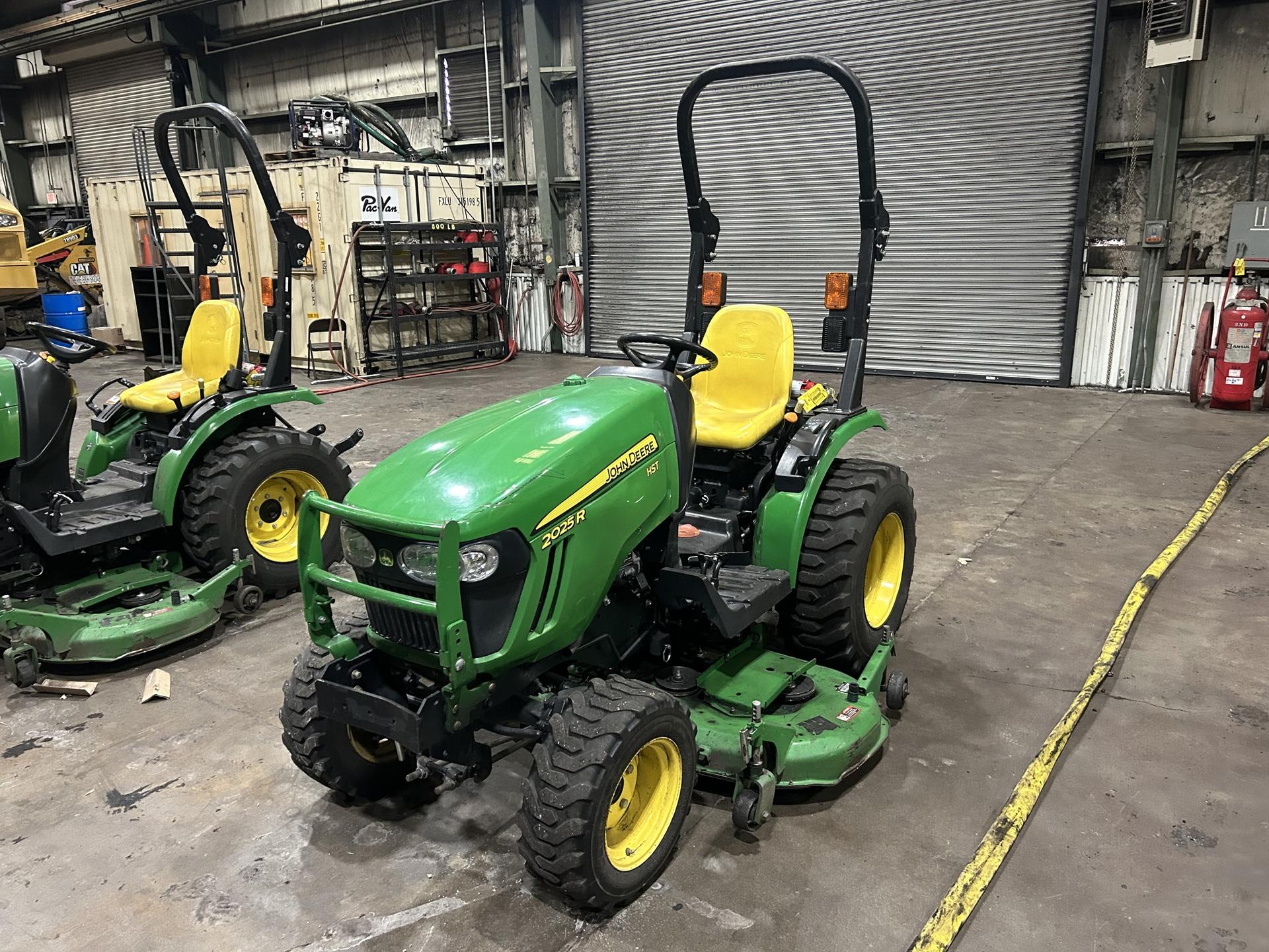 2014 John Deere 2025R Image